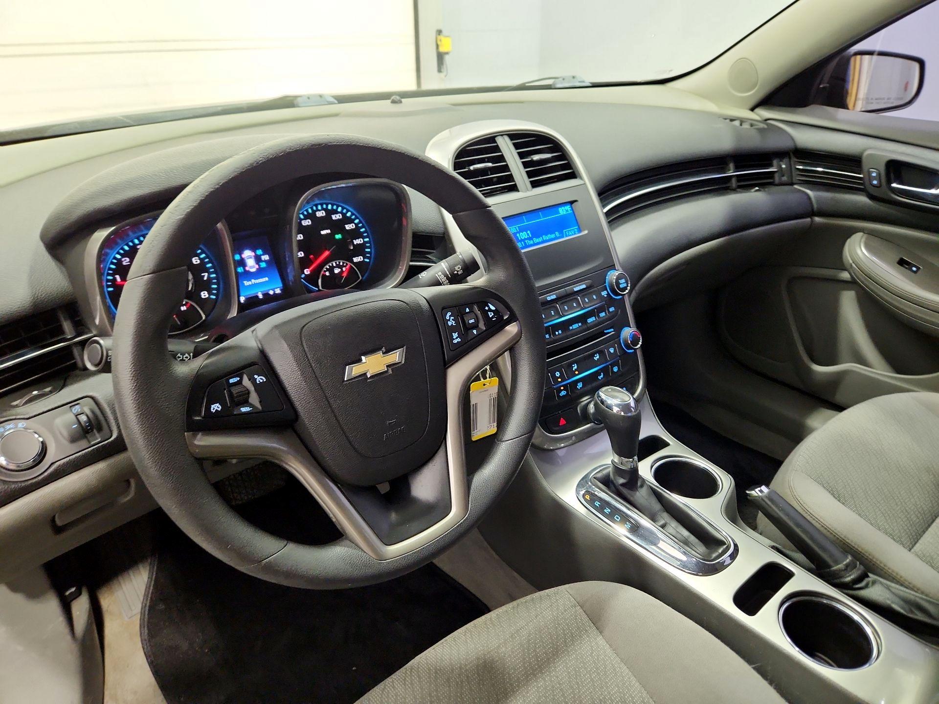Thumbnail: 2014 Chevrolet Malibu - 9