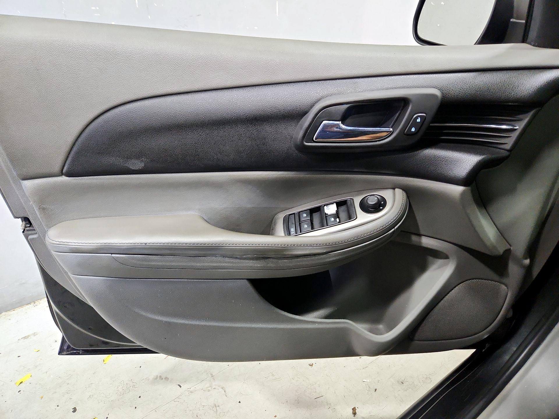 Thumbnail: 2014 Chevrolet Malibu - 12