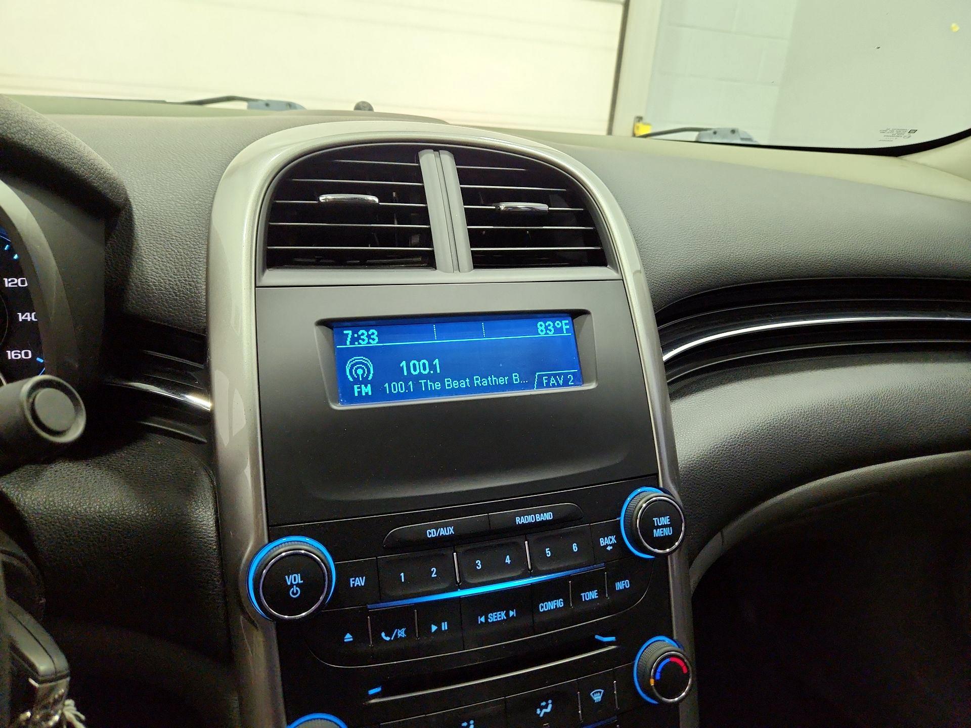 Thumbnail: 2014 Chevrolet Malibu - 14