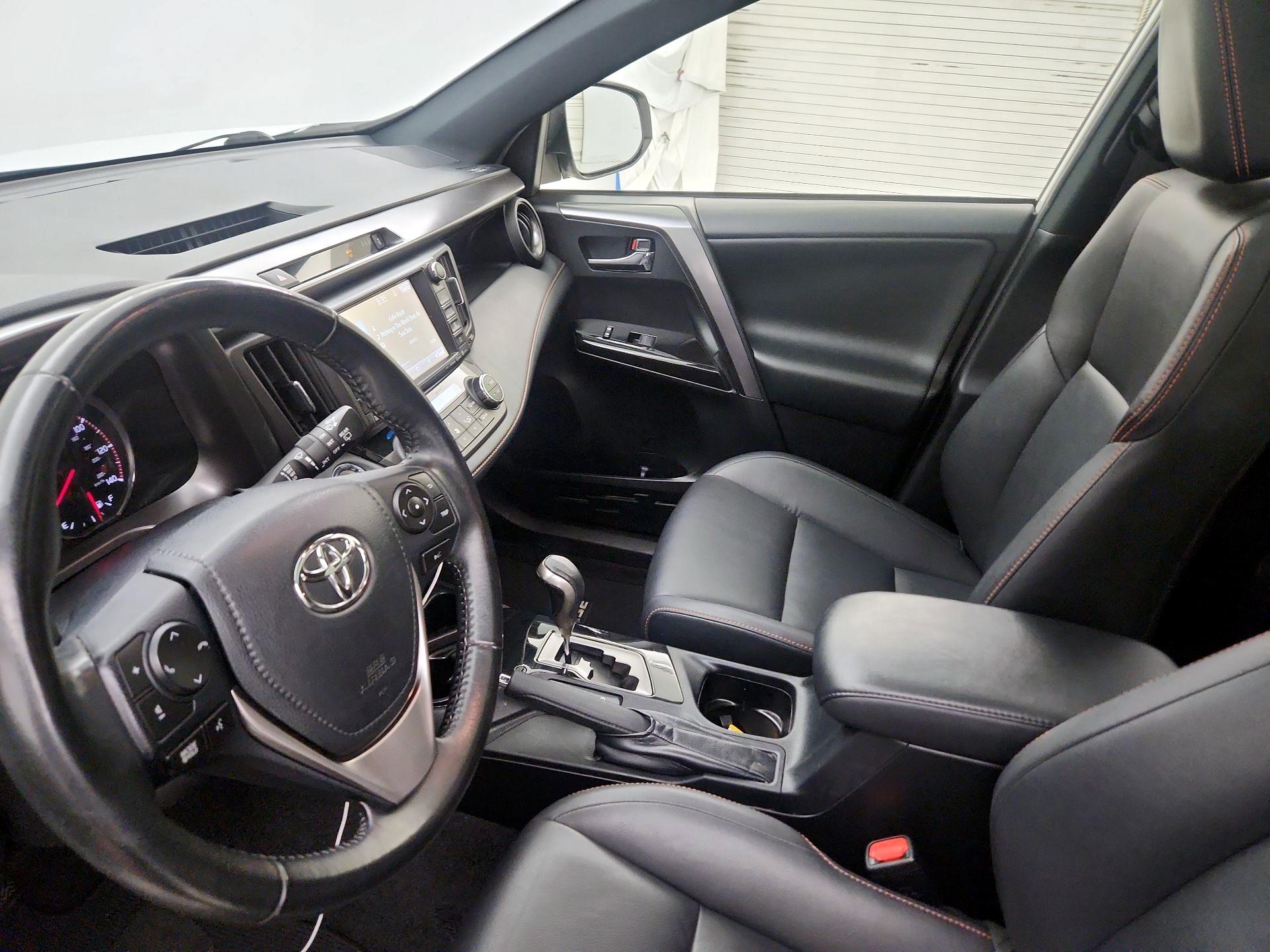 Thumbnail: 2018 Toyota RAV4 - 11