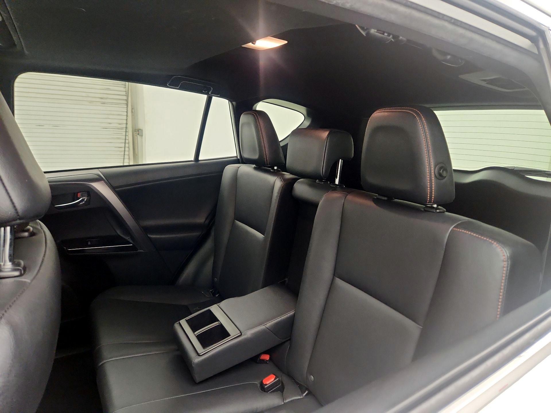 Thumbnail: 2018 Toyota RAV4 - 19