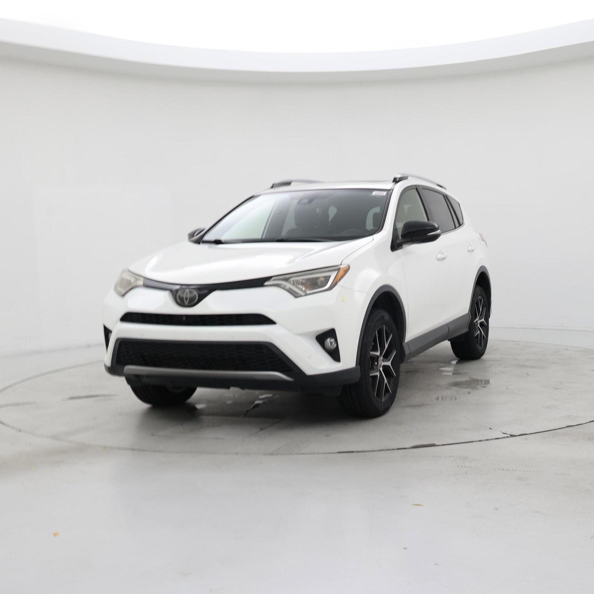 Thumbnail: 2018 Toyota RAV4 - 4