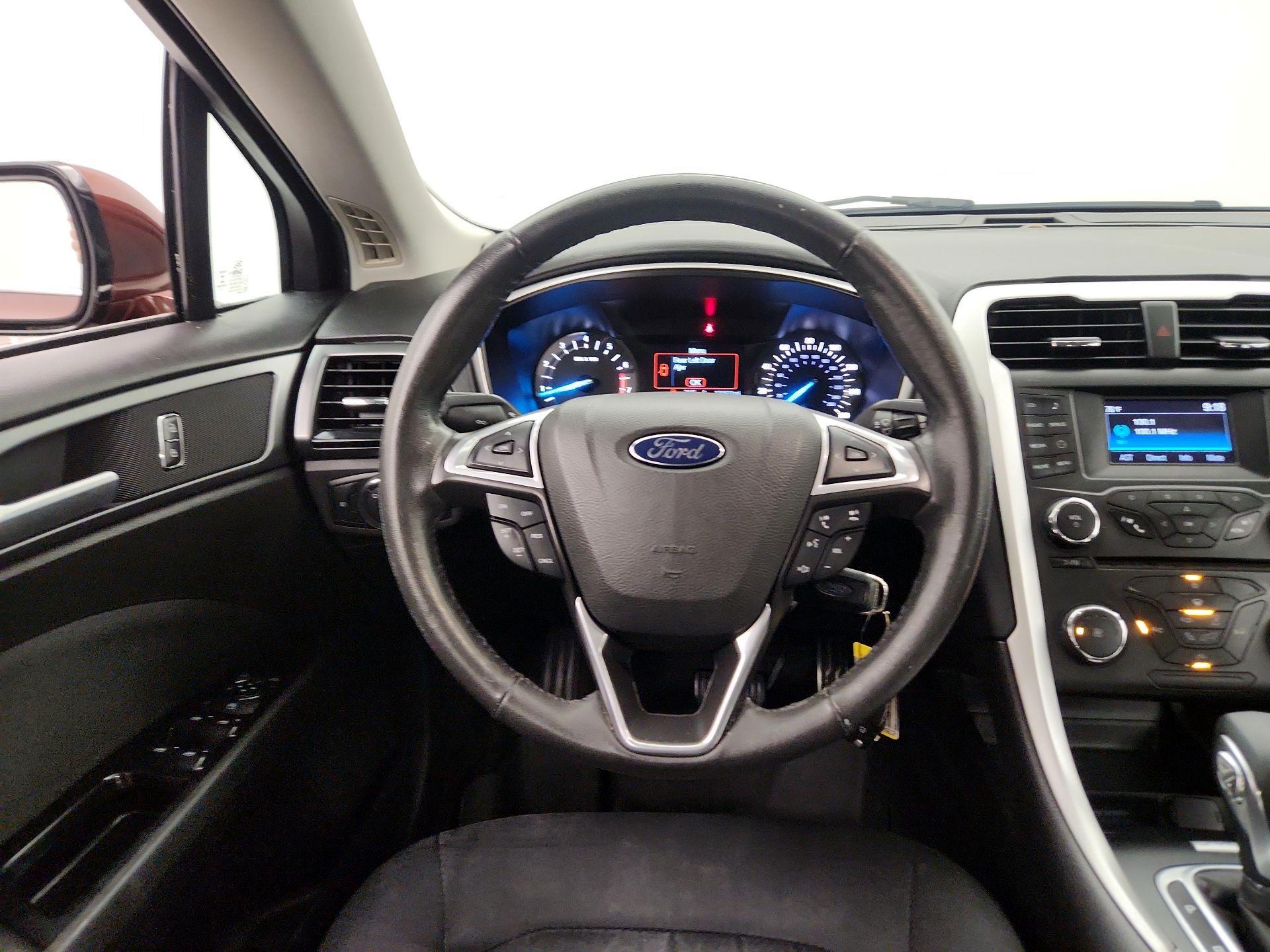 Thumbnail: 2015 Ford Fusion - 10