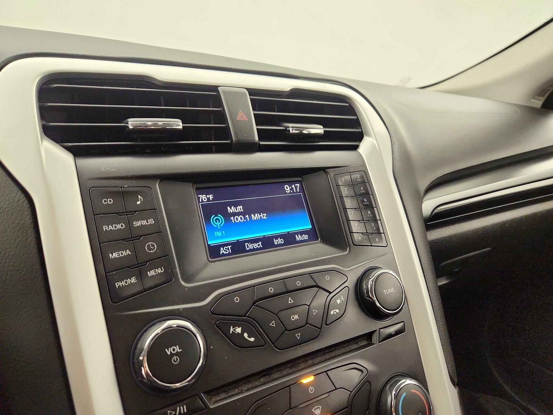 Thumbnail: 2015 Ford Fusion - 15