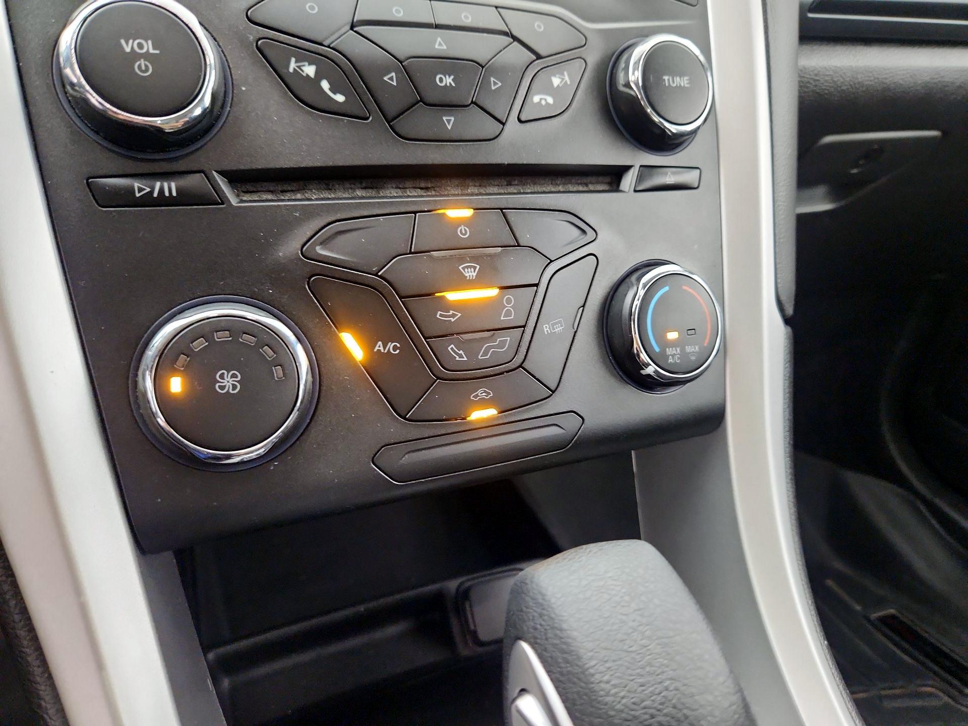 Thumbnail: 2015 Ford Fusion - 16