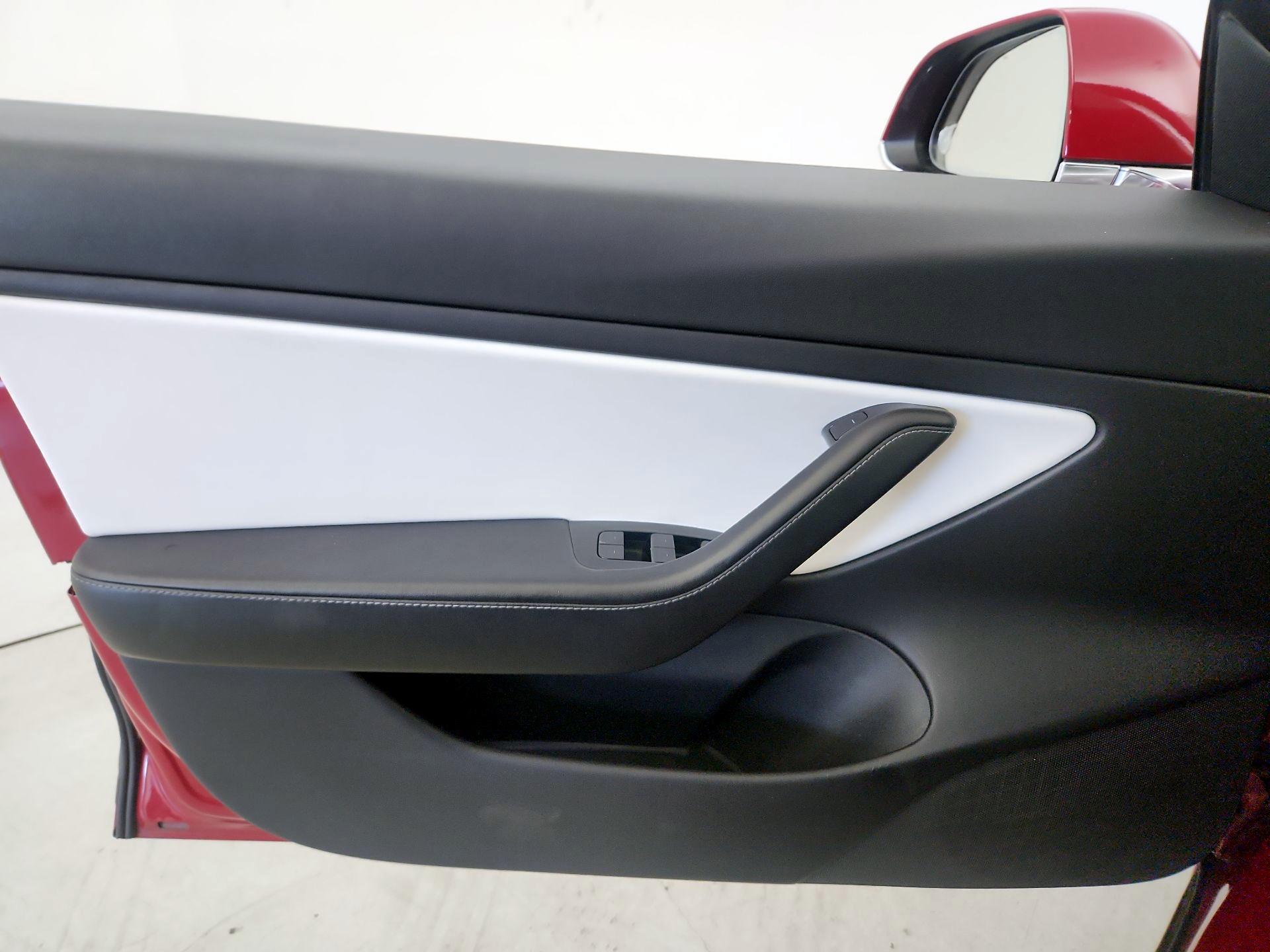 Thumbnail: 2019 Tesla Model 3 - 12