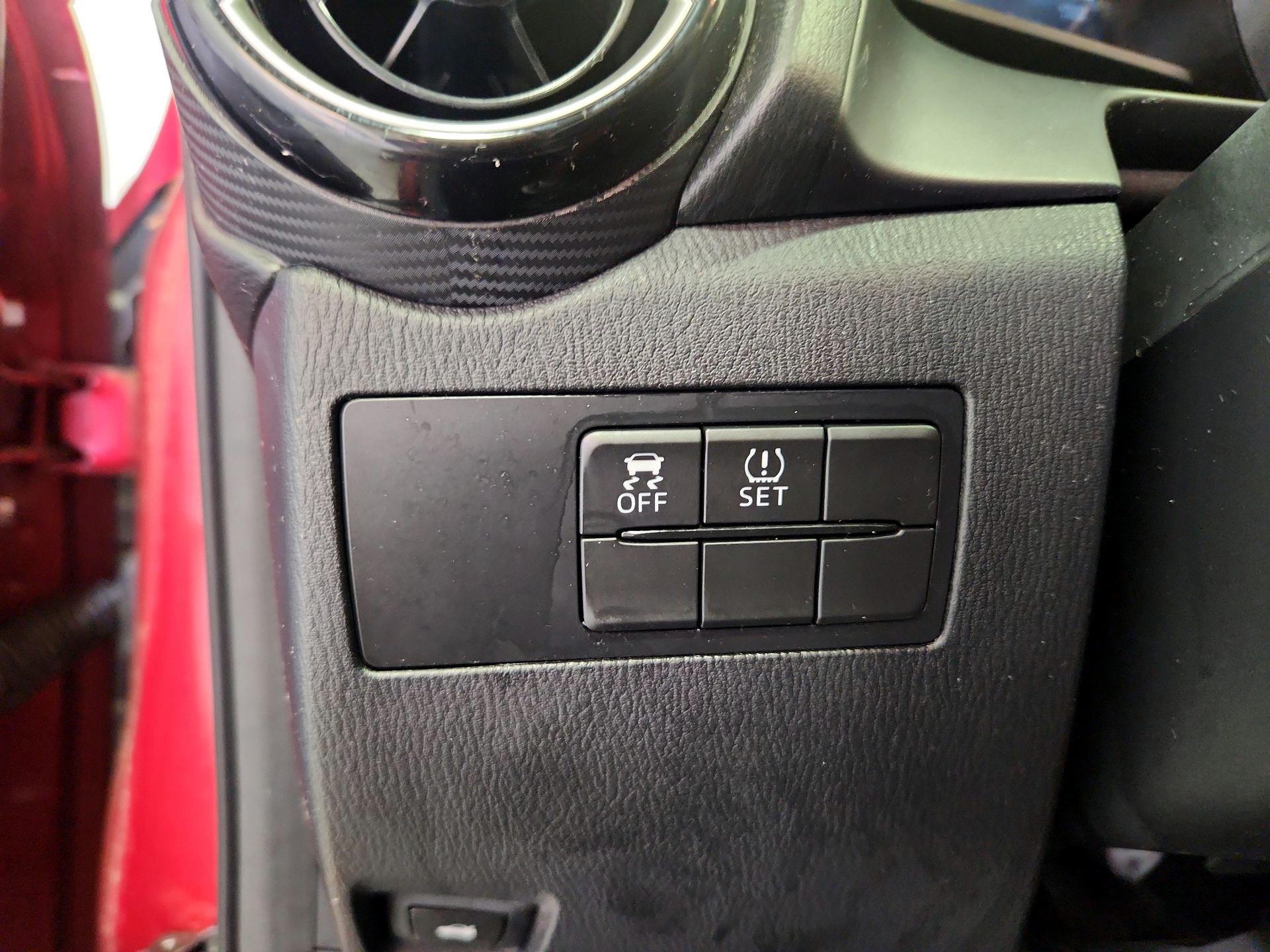 Thumbnail: 2019 Toyota Yaris - 13