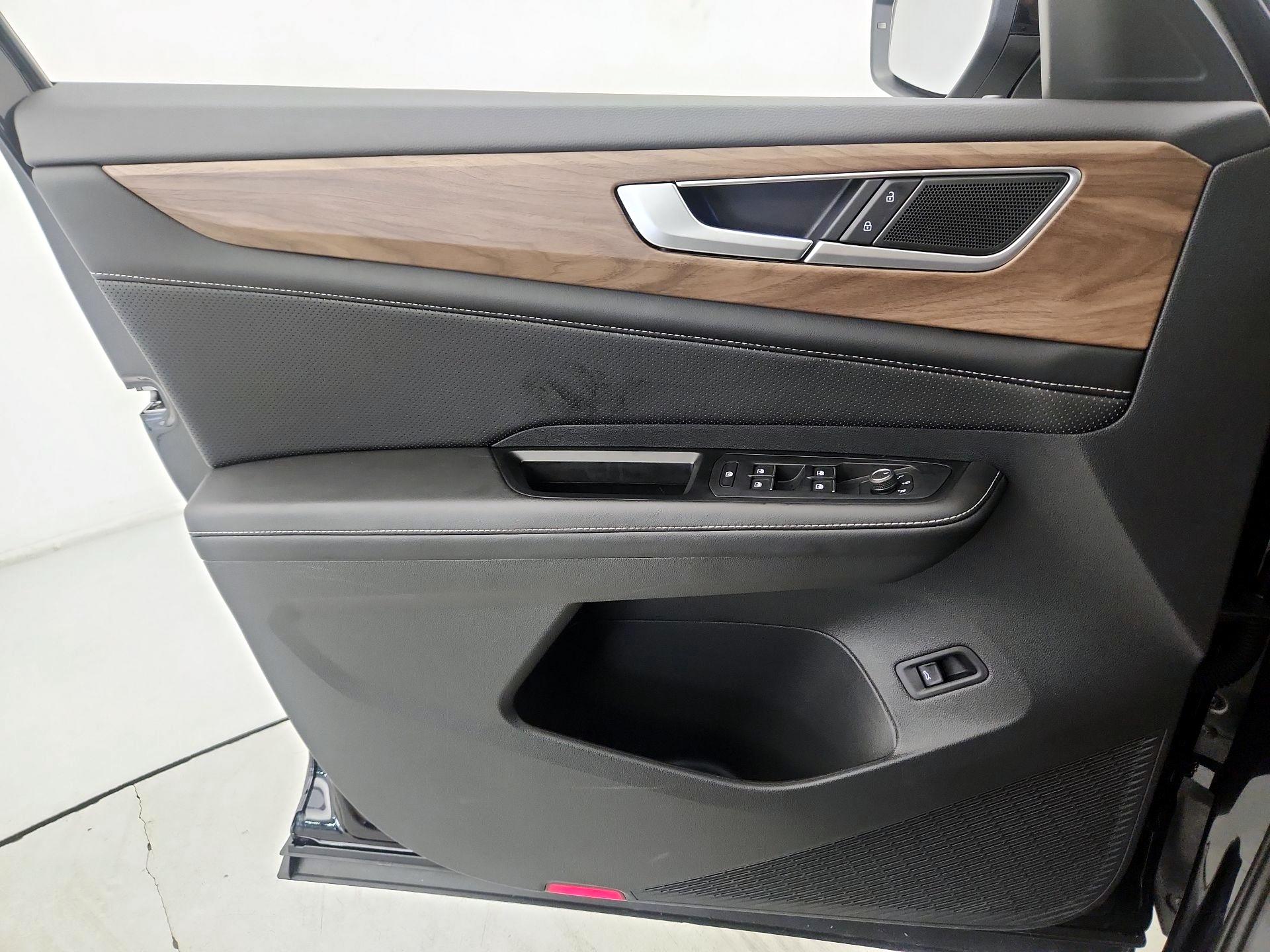 Thumbnail: 2024 Volkswagen Atlas - 12