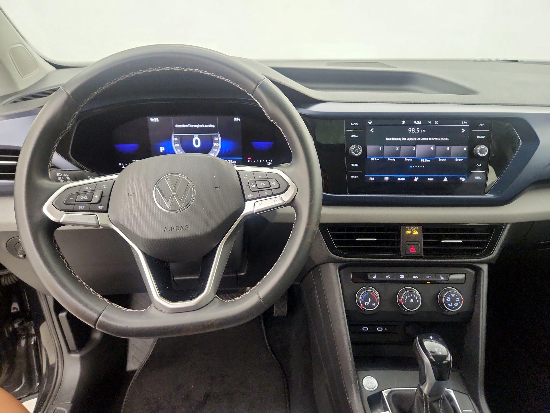 Thumbnail: 2022 Volkswagen Taos - 9