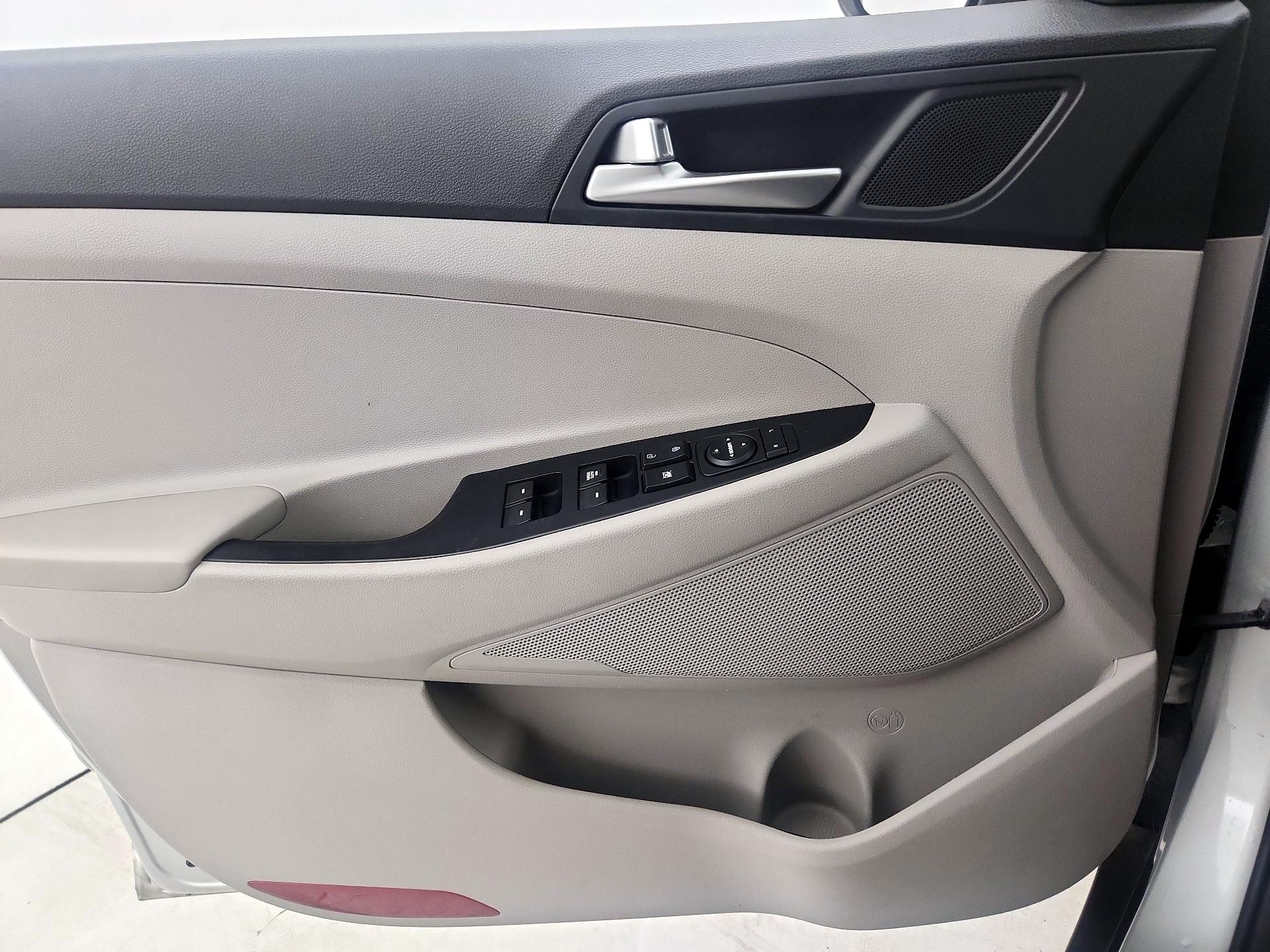 Thumbnail: 2019 Hyundai Tucson - 12