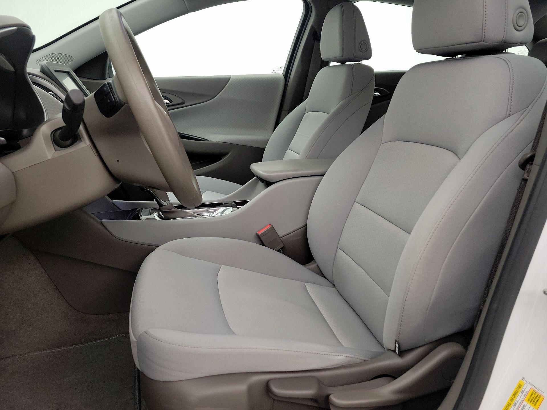 Thumbnail: 2016 Chevrolet Malibu - 11