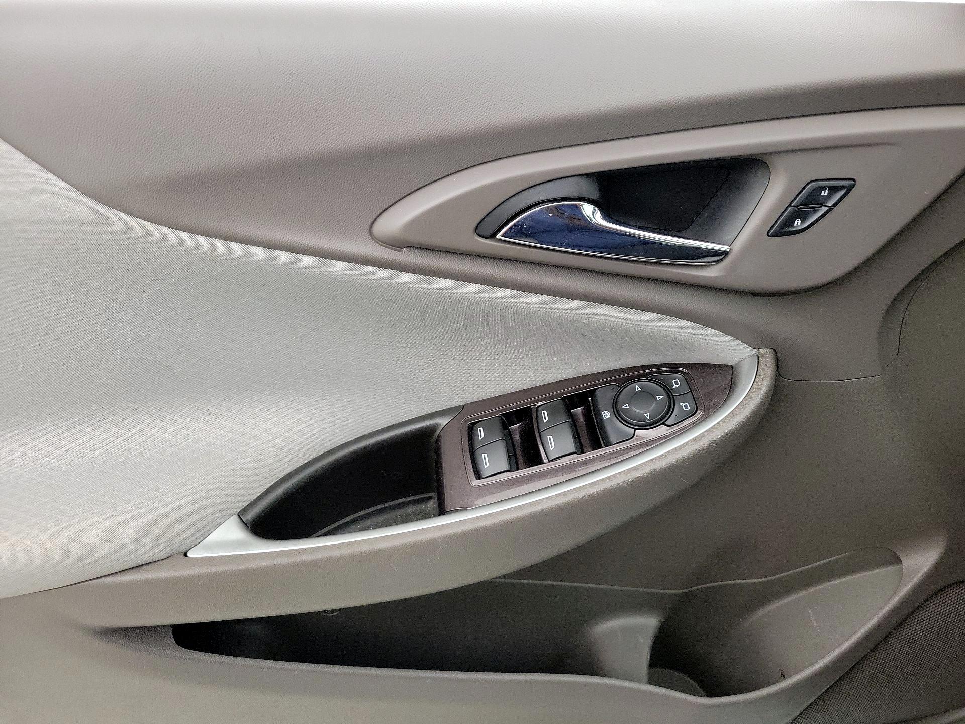 Thumbnail: 2016 Chevrolet Malibu - 12