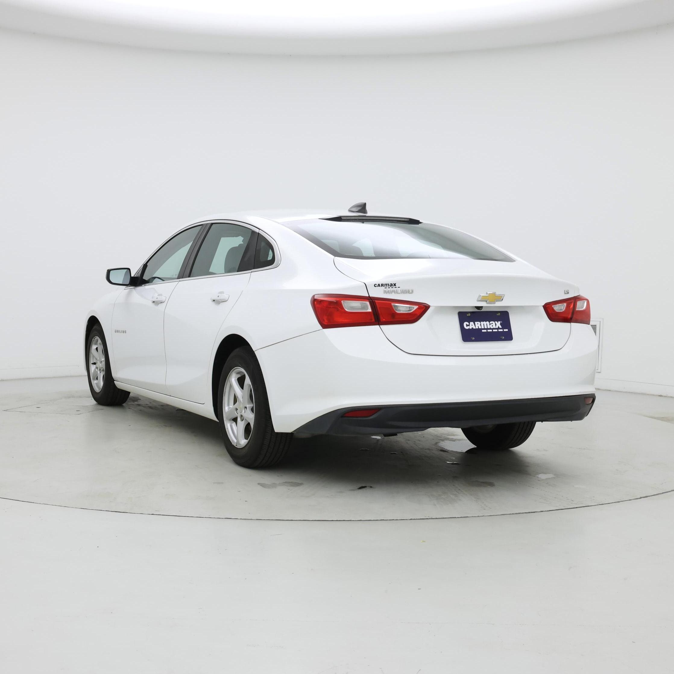 Thumbnail: 2016 Chevrolet Malibu - 2