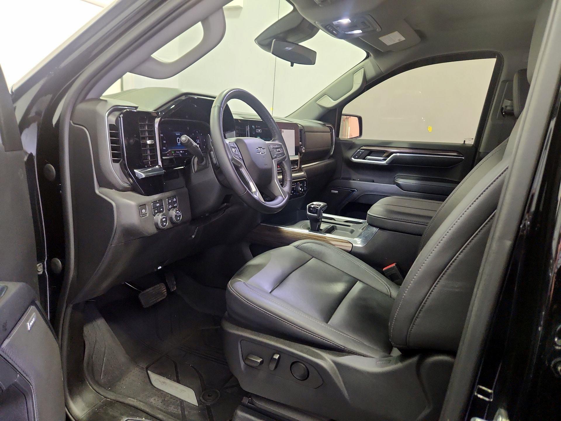 Thumbnail: 2023 Chevrolet Silverado 1500 - 11