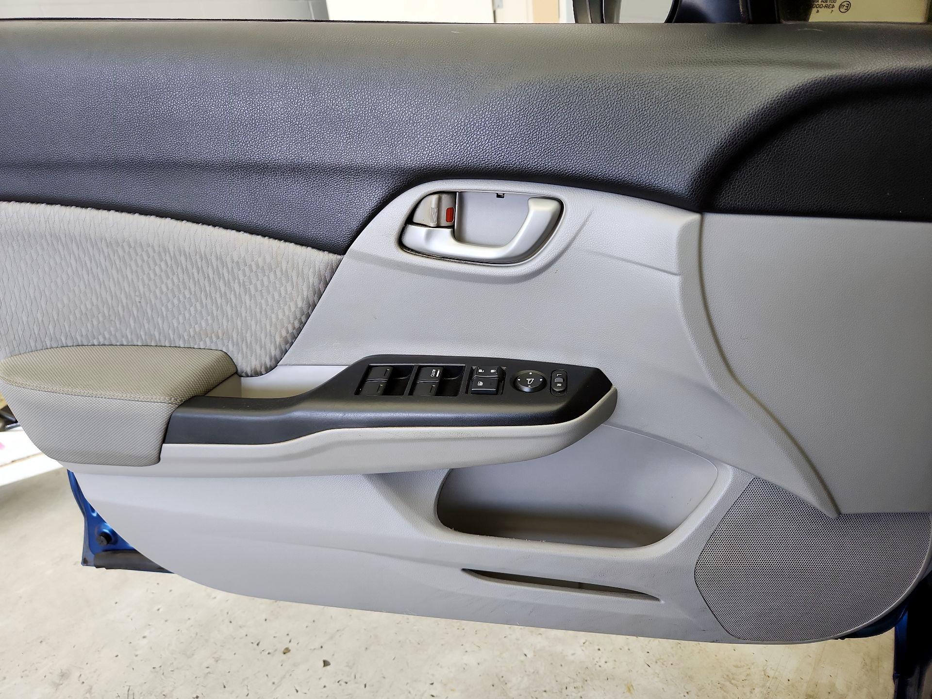 Thumbnail: 2015 Honda Civic - 12