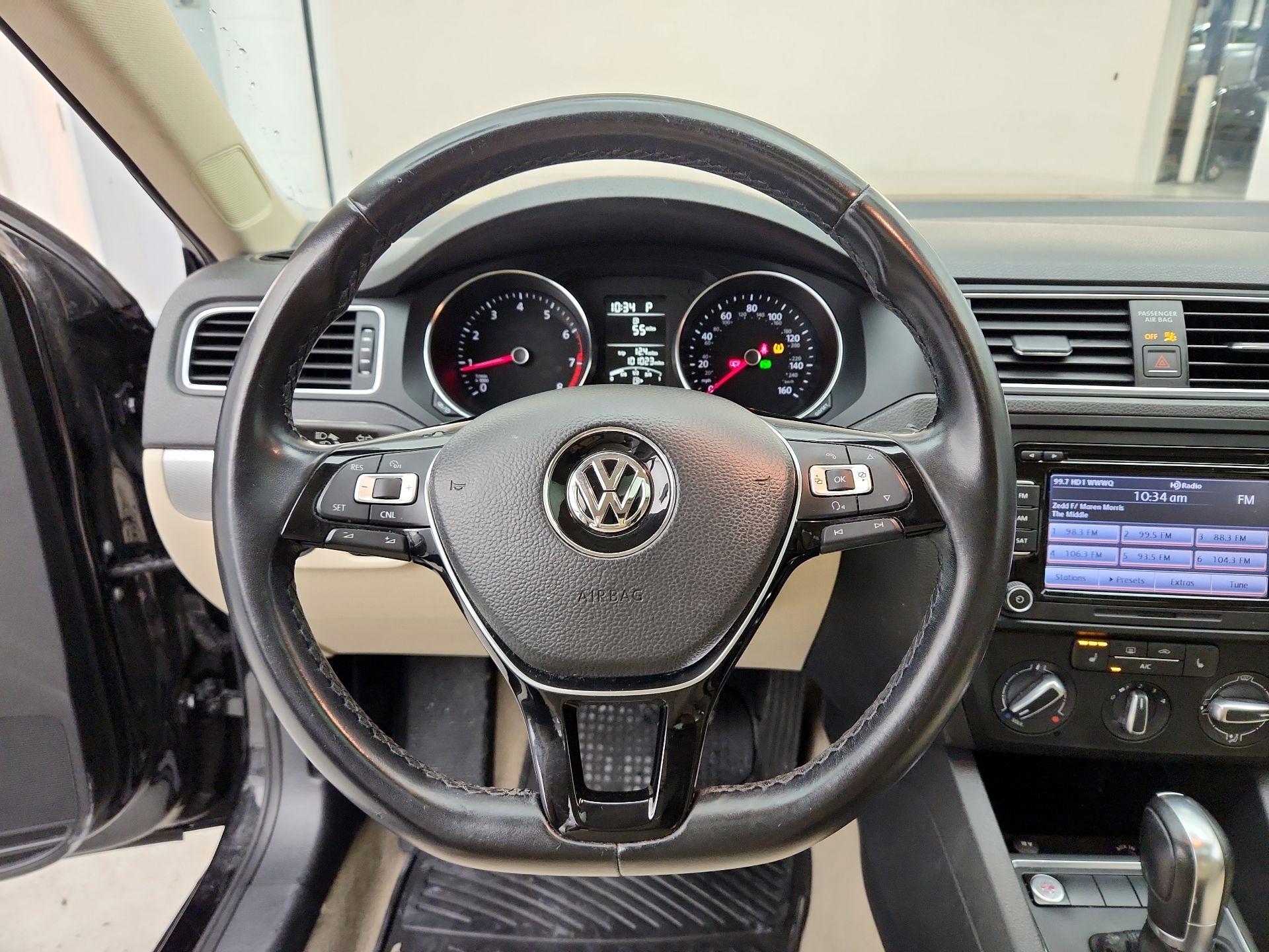 Thumbnail: 2015 Volkswagen Jetta - 10