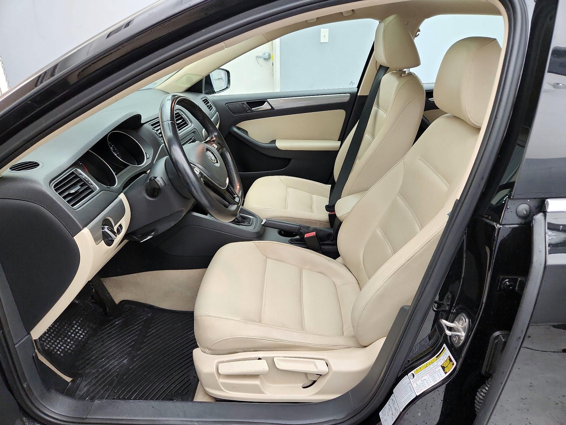 Thumbnail: 2015 Volkswagen Jetta - 11