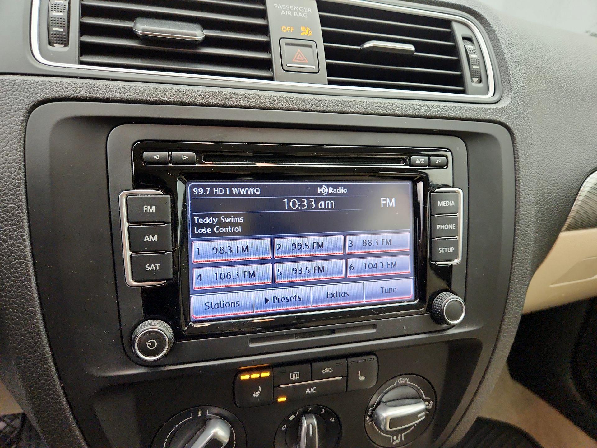 Thumbnail: 2015 Volkswagen Jetta - 15