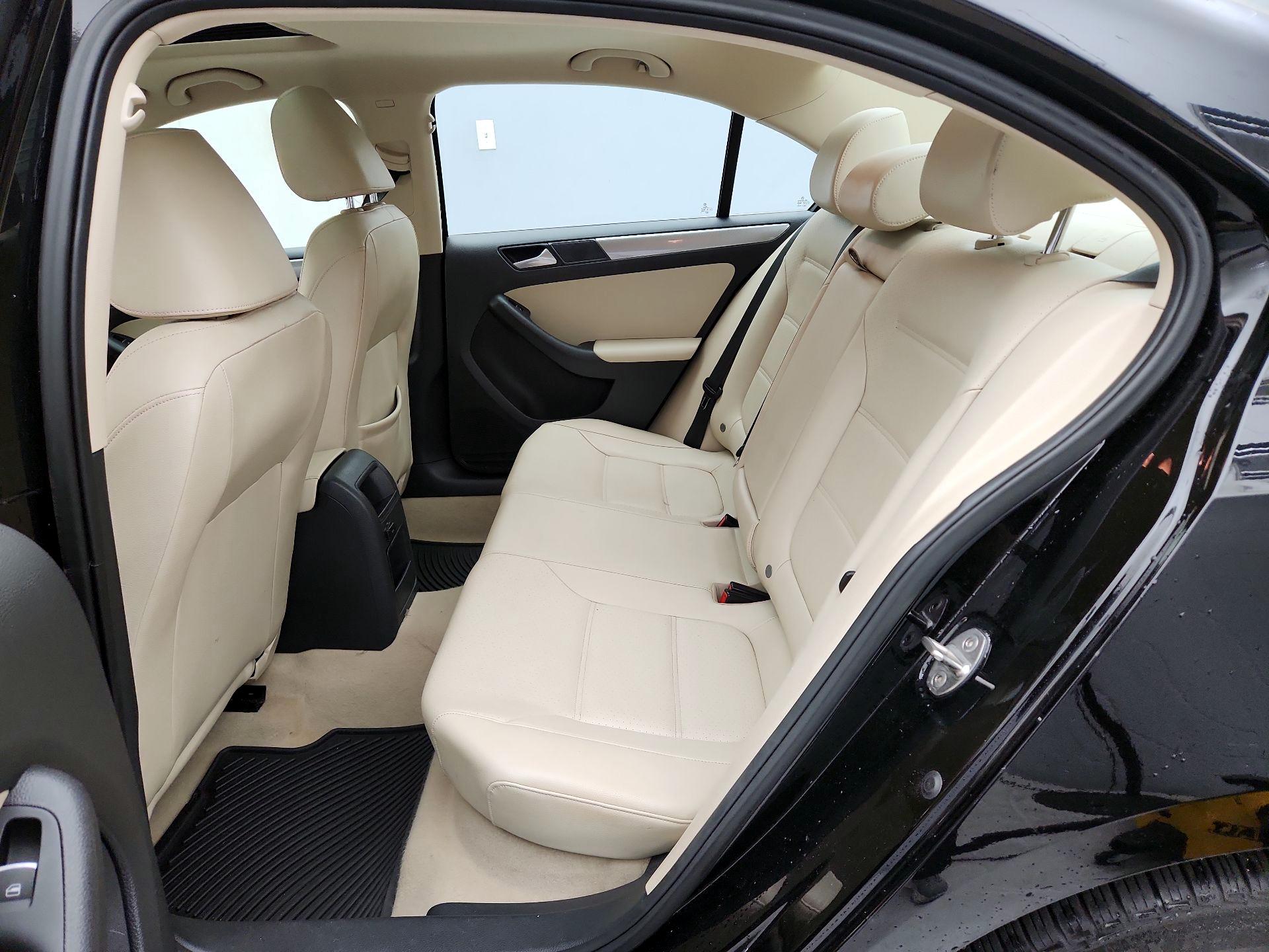 Thumbnail: 2015 Volkswagen Jetta - 20