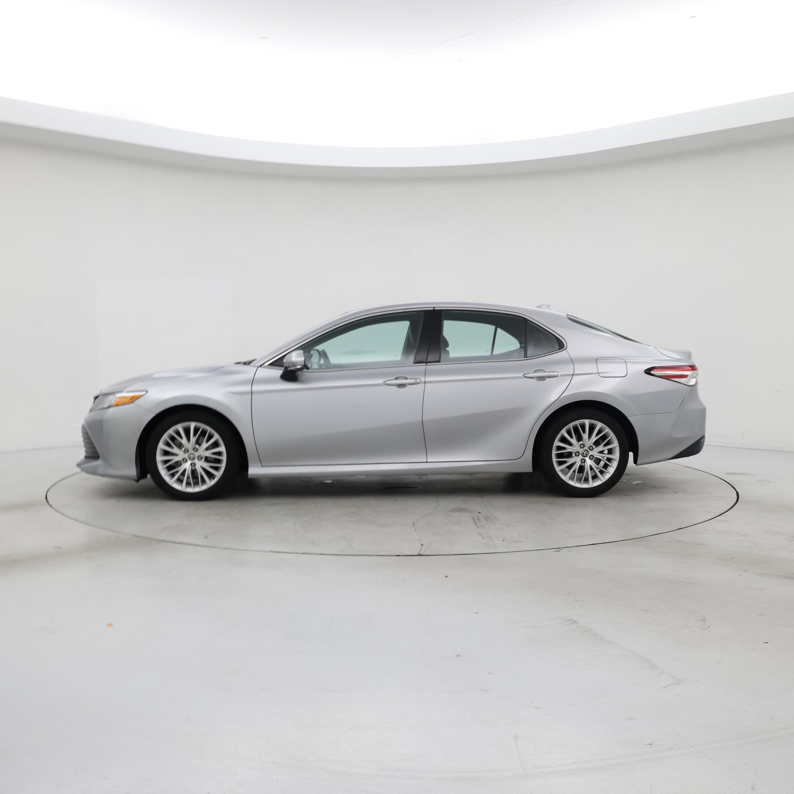 Thumbnail: 2020 Toyota Camry - 3