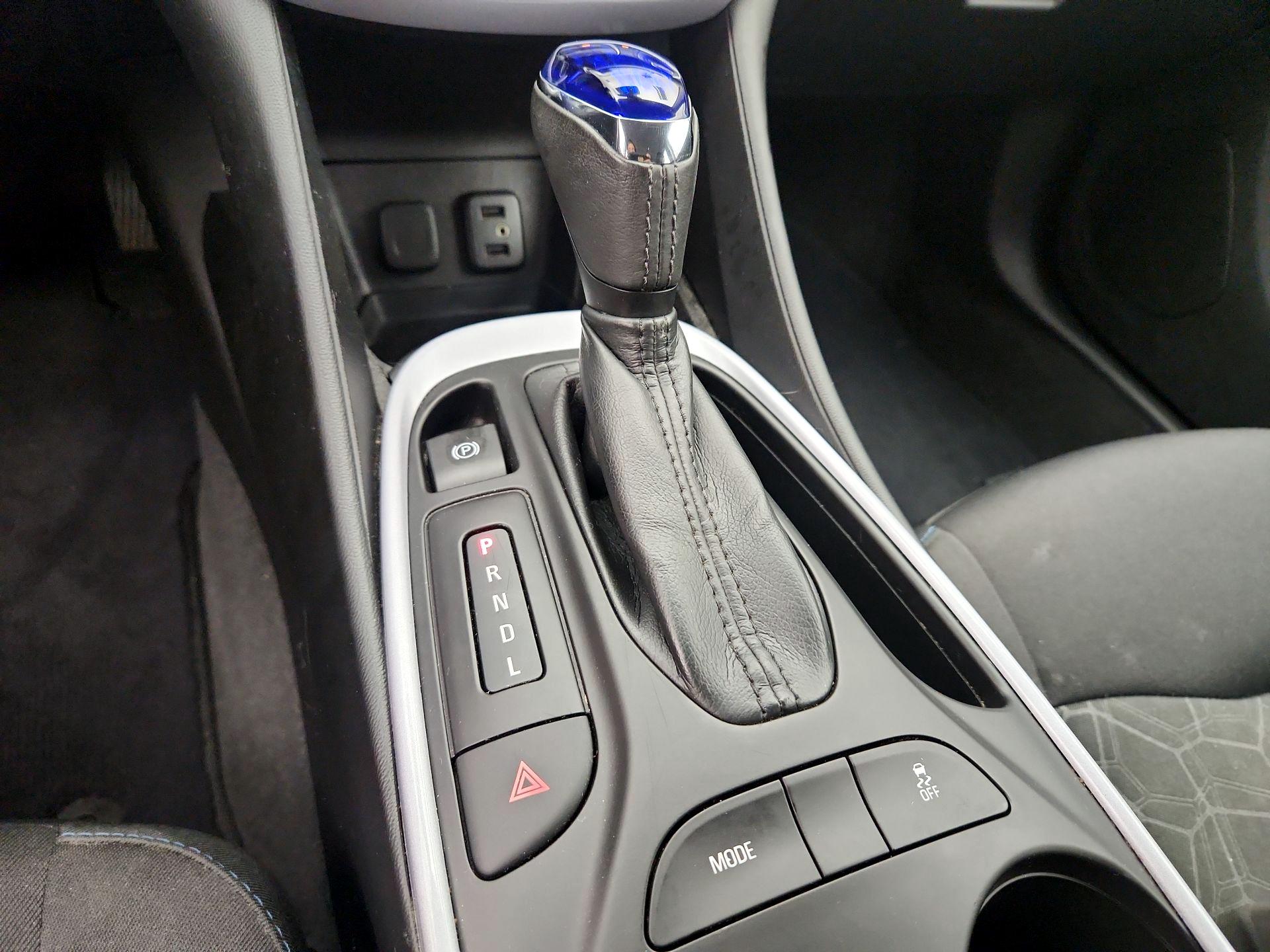 Thumbnail: 2017 Chevrolet Volt - 17