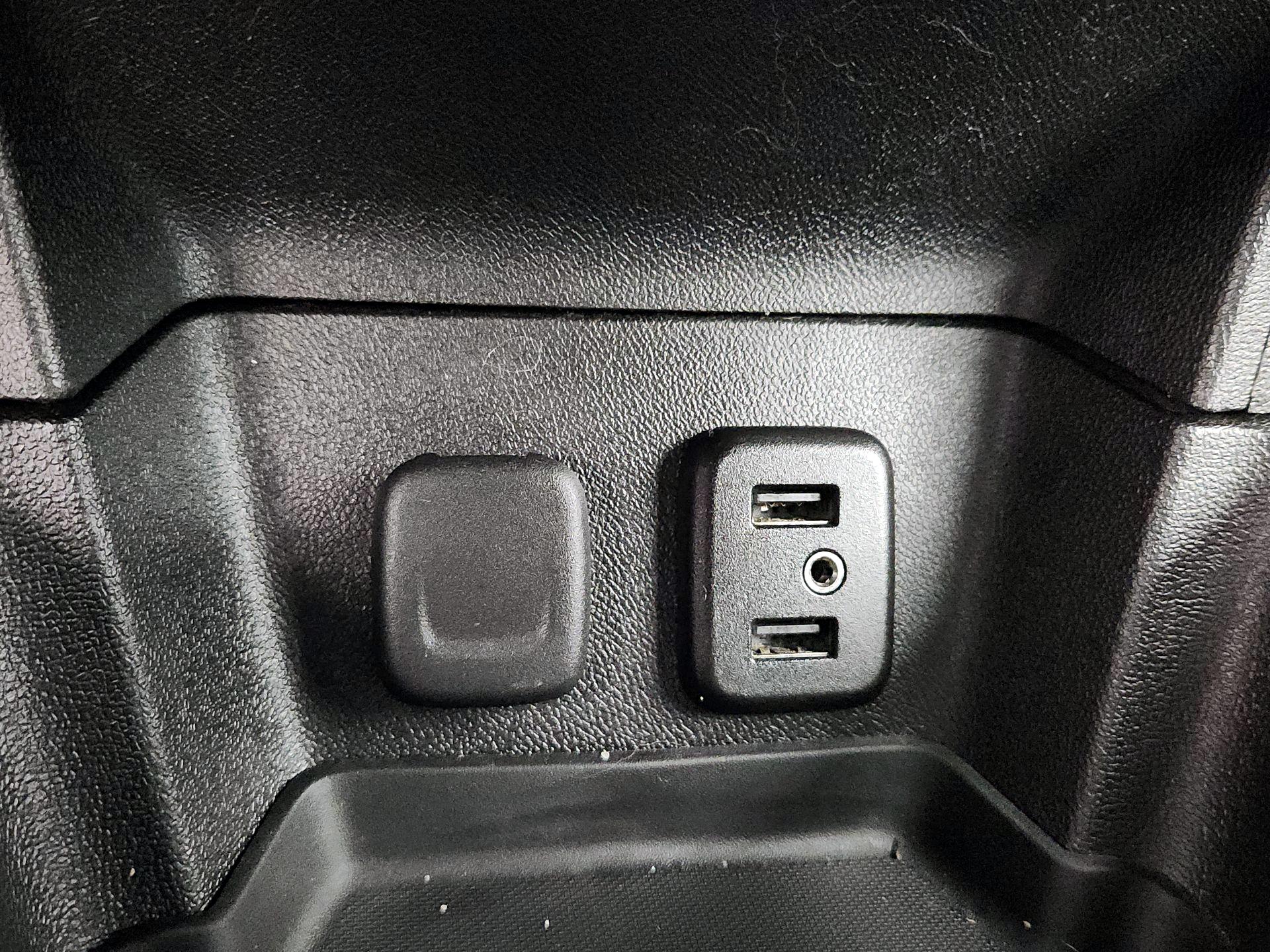 Thumbnail: 2017 Chevrolet Volt - 18