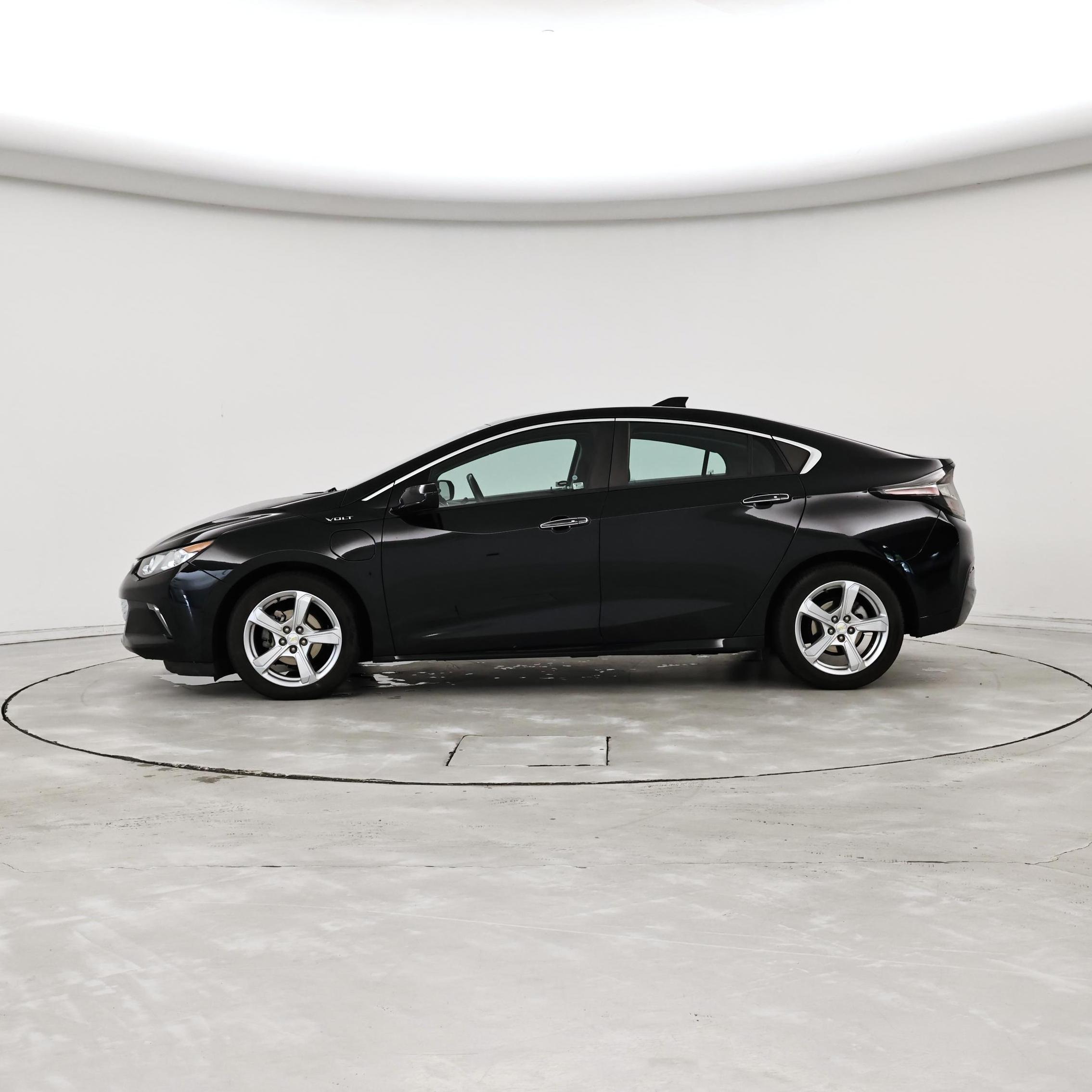 Thumbnail: 2017 Chevrolet Volt - 3