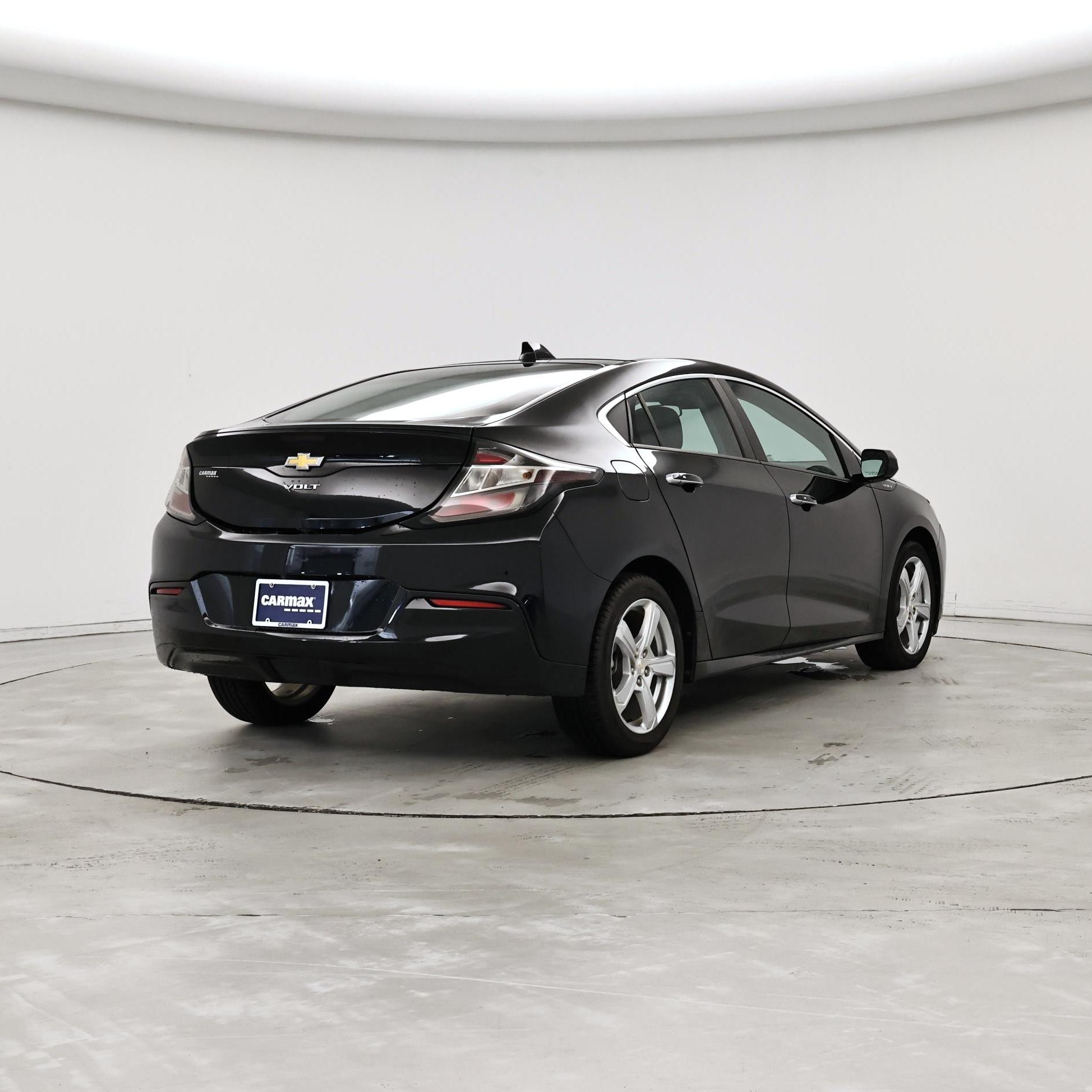 Thumbnail: 2017 Chevrolet Volt - 8