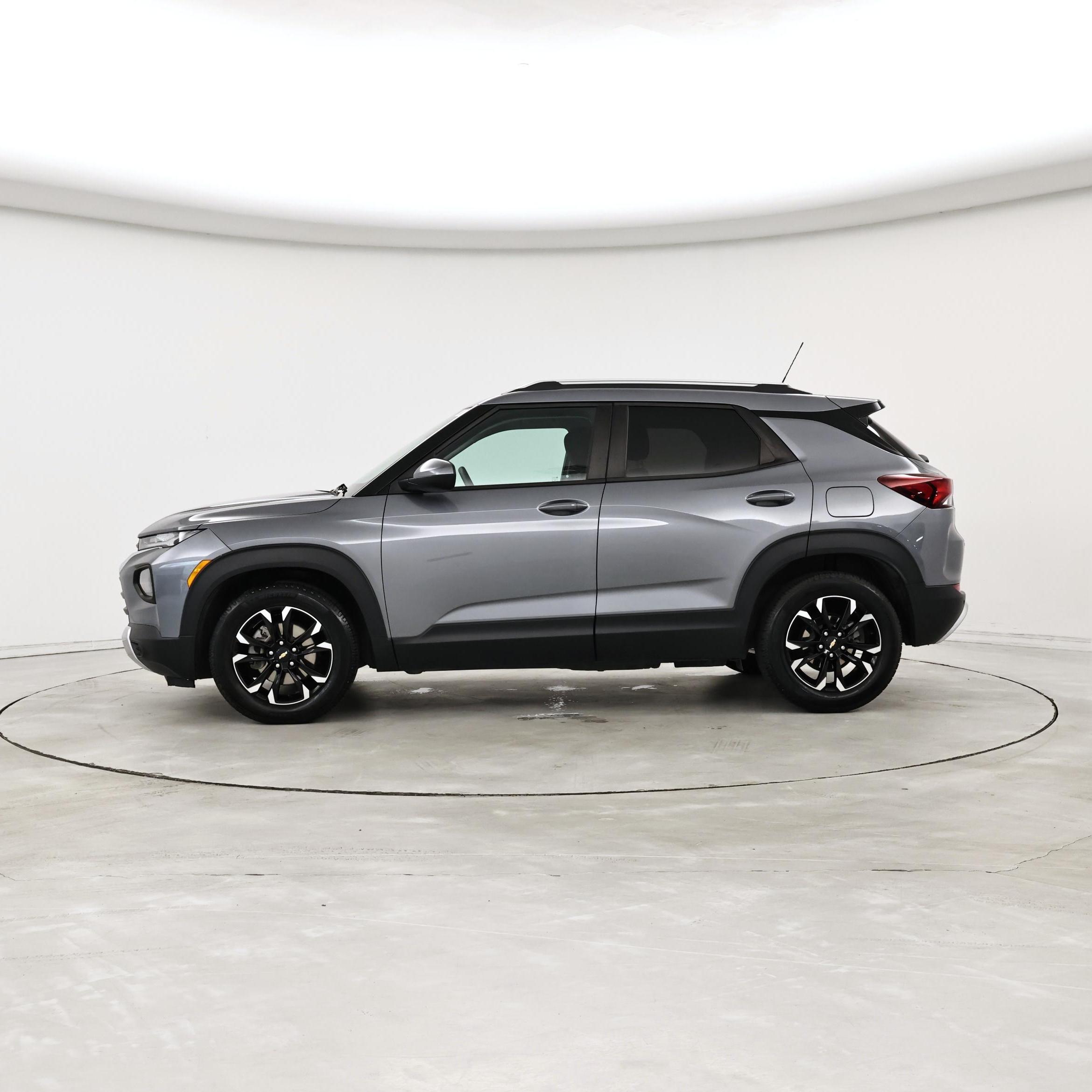 Thumbnail: 2021 Chevrolet TrailBlazer - 3