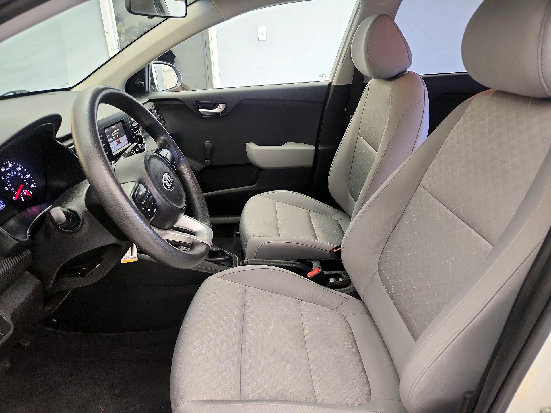 Thumbnail: 2018 Kia Rio - 11