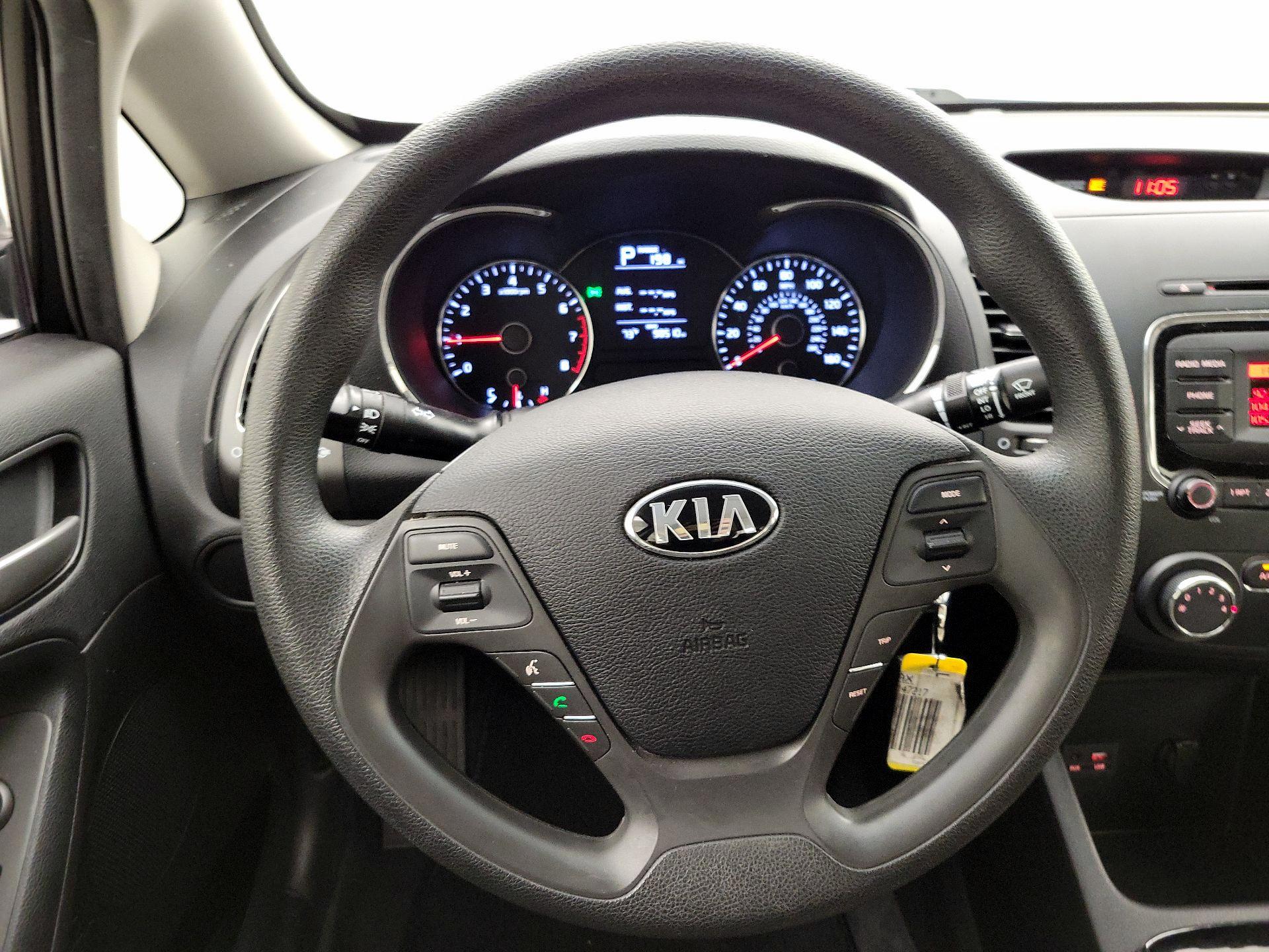 Thumbnail: 2017 Kia Forte - 10