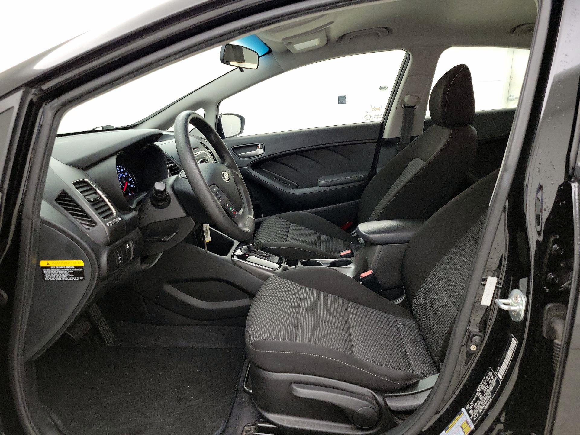 Thumbnail: 2017 Kia Forte - 11