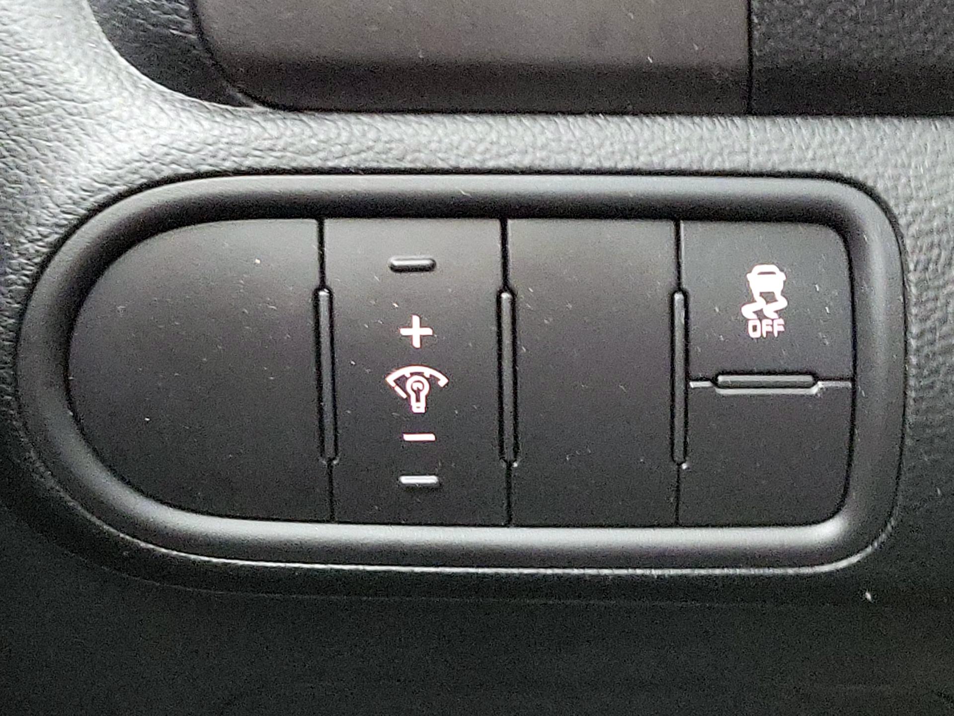 Thumbnail: 2017 Kia Forte - 13