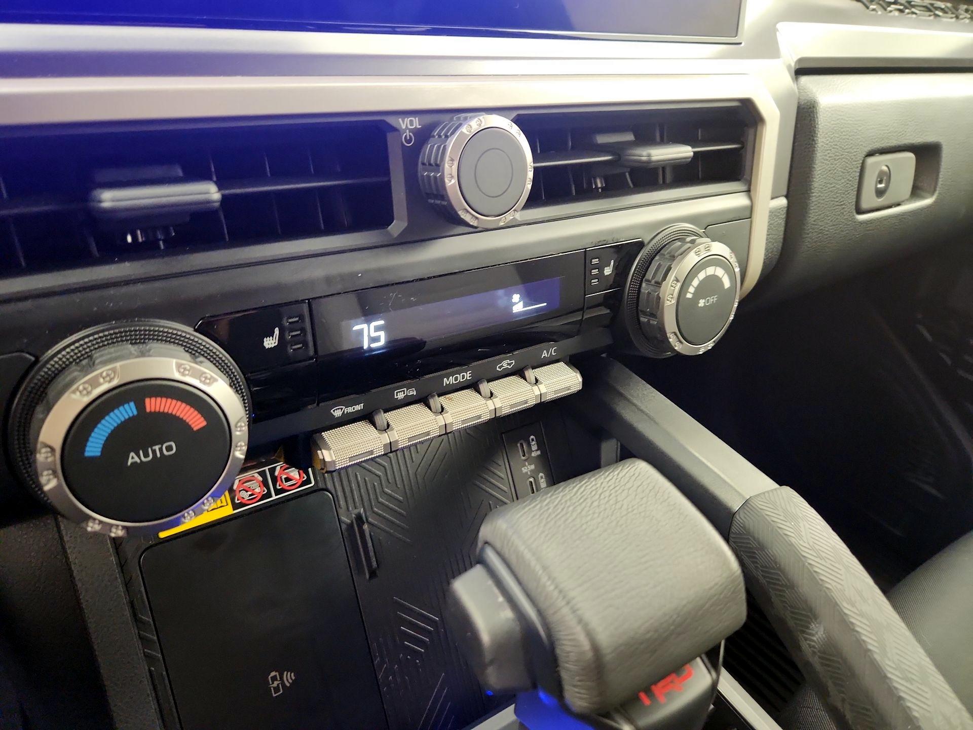 Thumbnail: 2024 Toyota Tacoma - 16