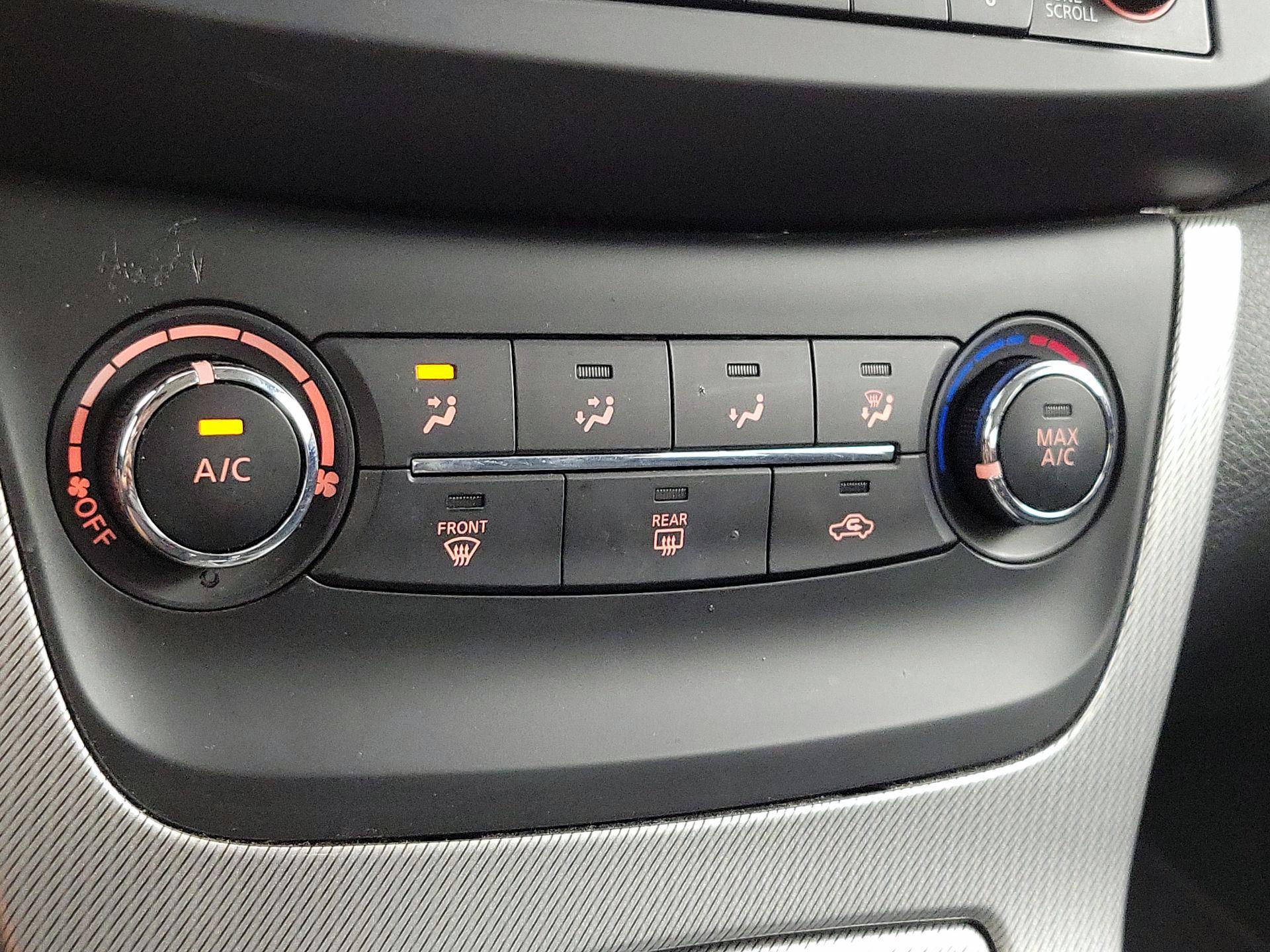 Thumbnail: 2015 Nissan Sentra - 16