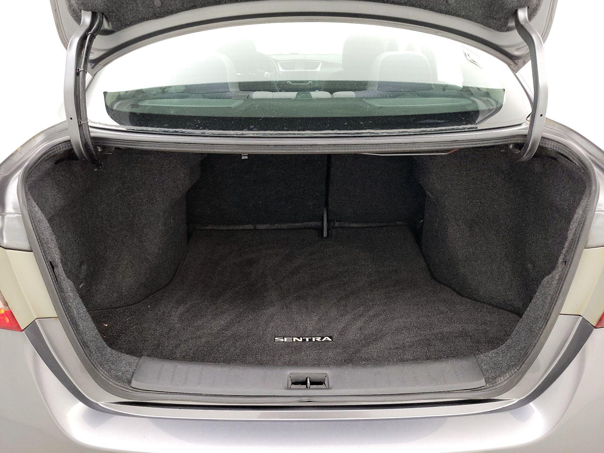 Thumbnail: 2015 Nissan Sentra - 20