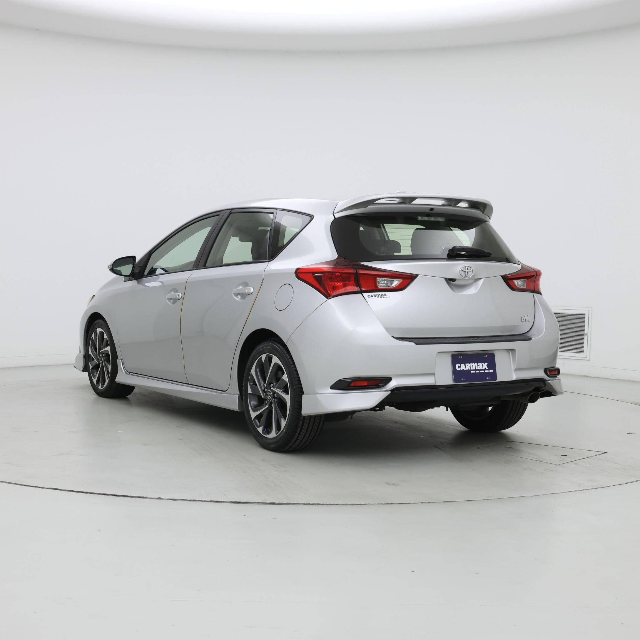 Thumbnail: 2017 Toyota Corolla iM - 2