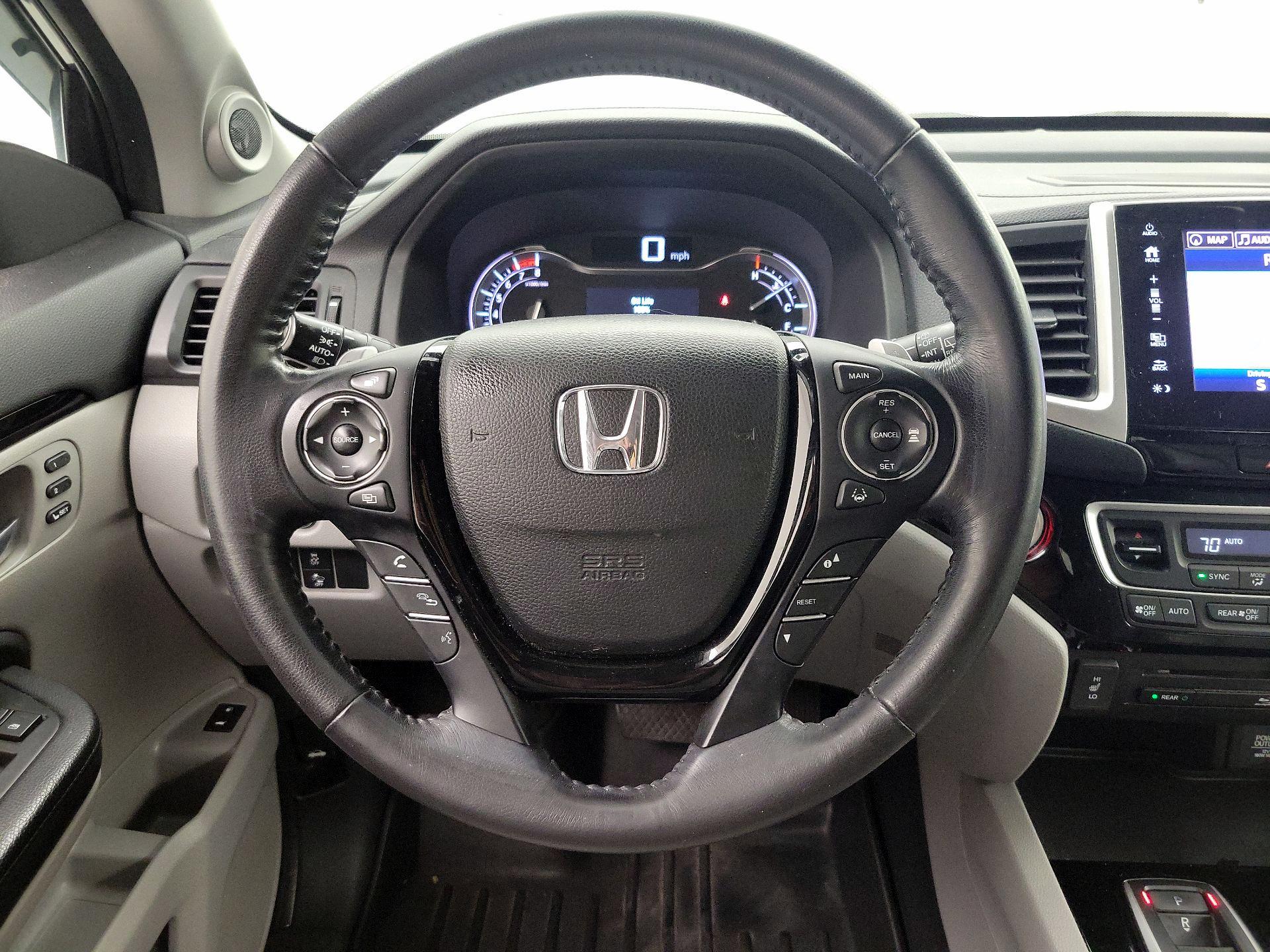 Thumbnail: 2018 Honda Pilot - 10