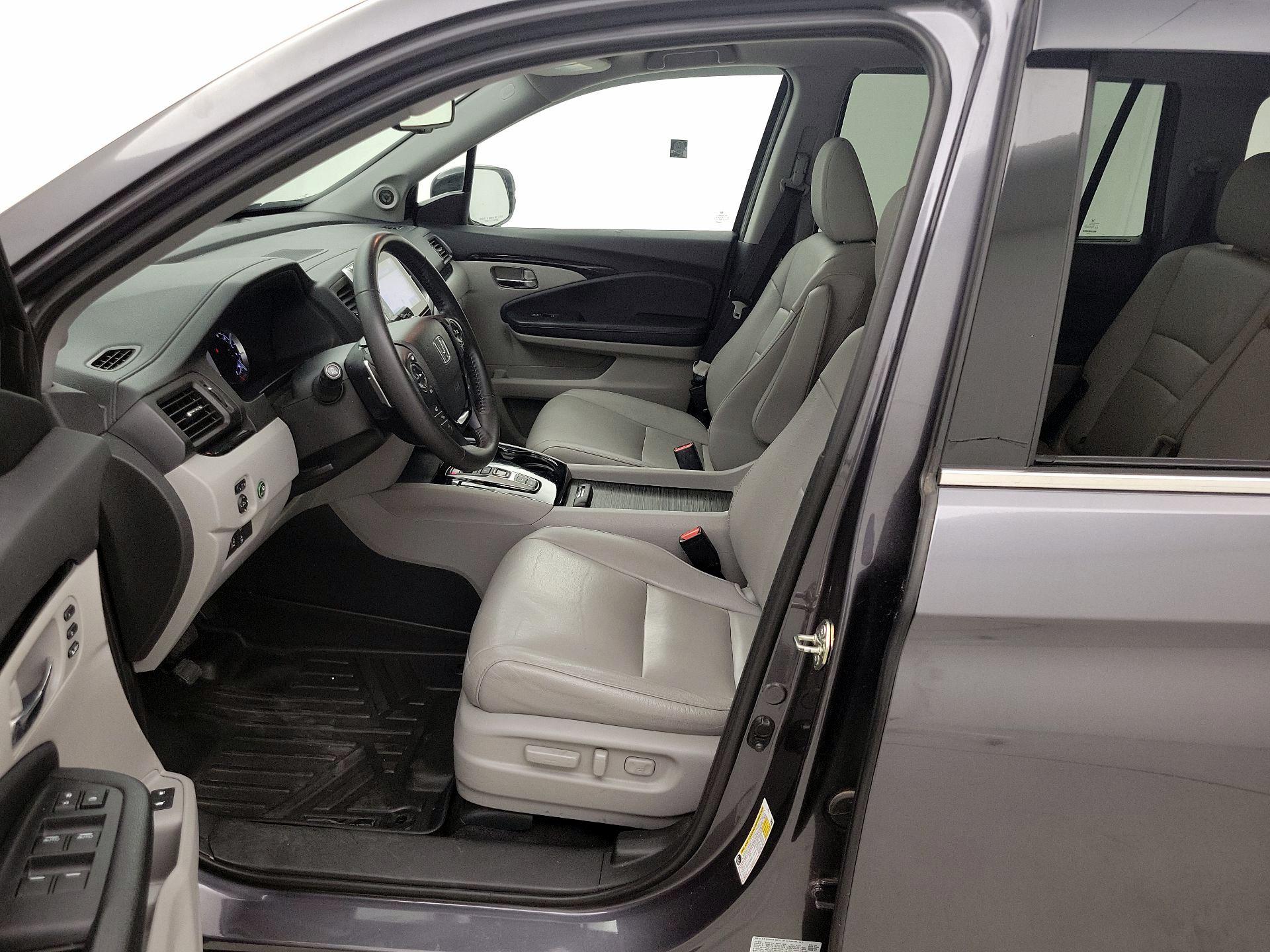 Thumbnail: 2018 Honda Pilot - 11