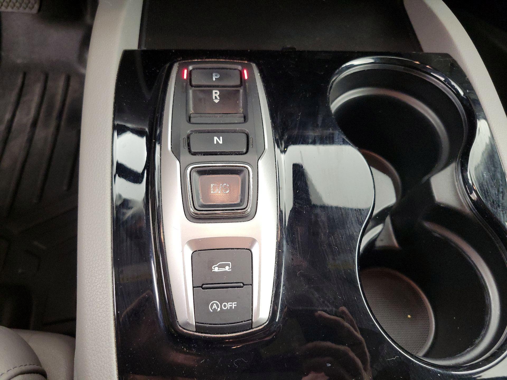 Thumbnail: 2018 Honda Pilot - 18