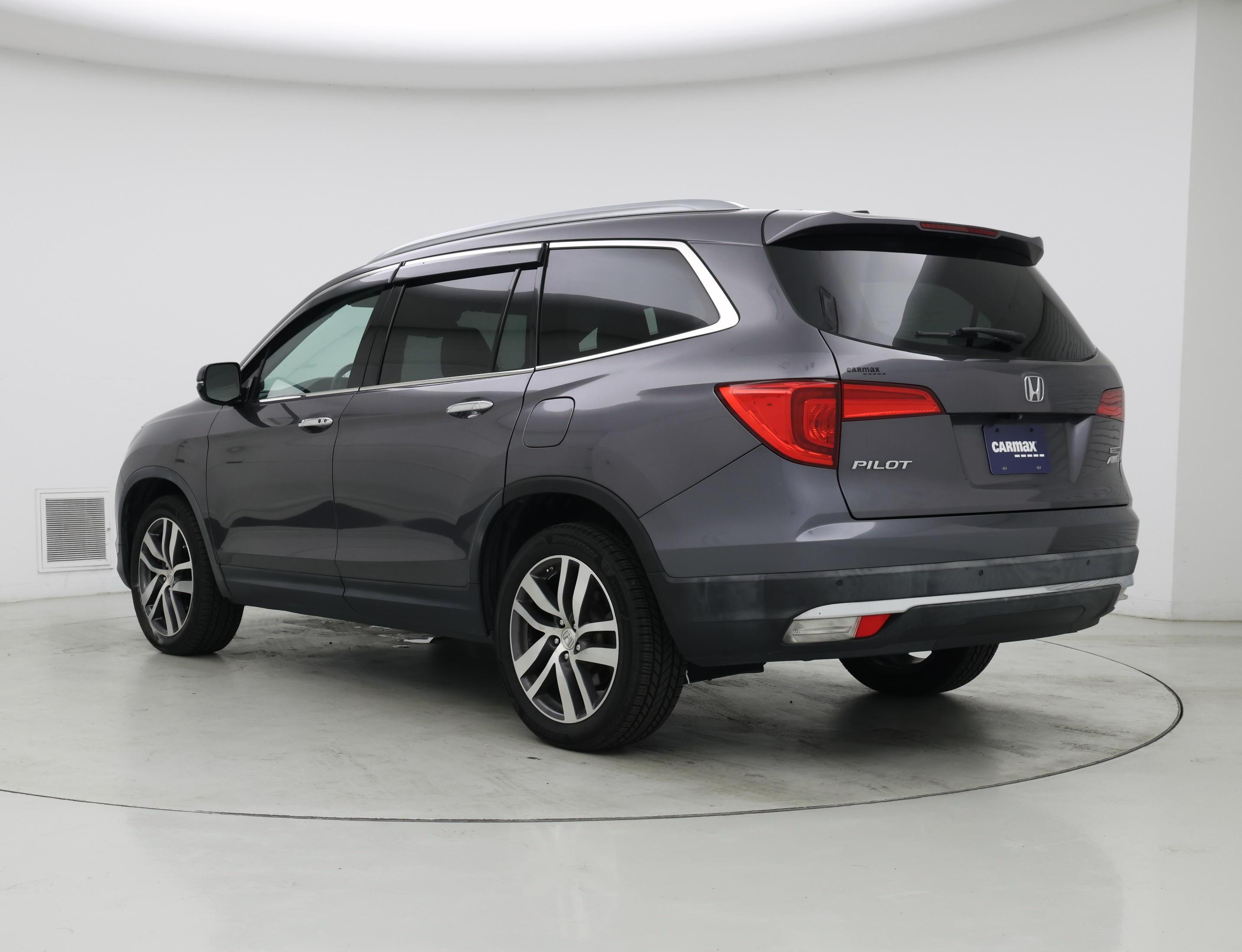 Thumbnail: 2018 Honda Pilot - 2