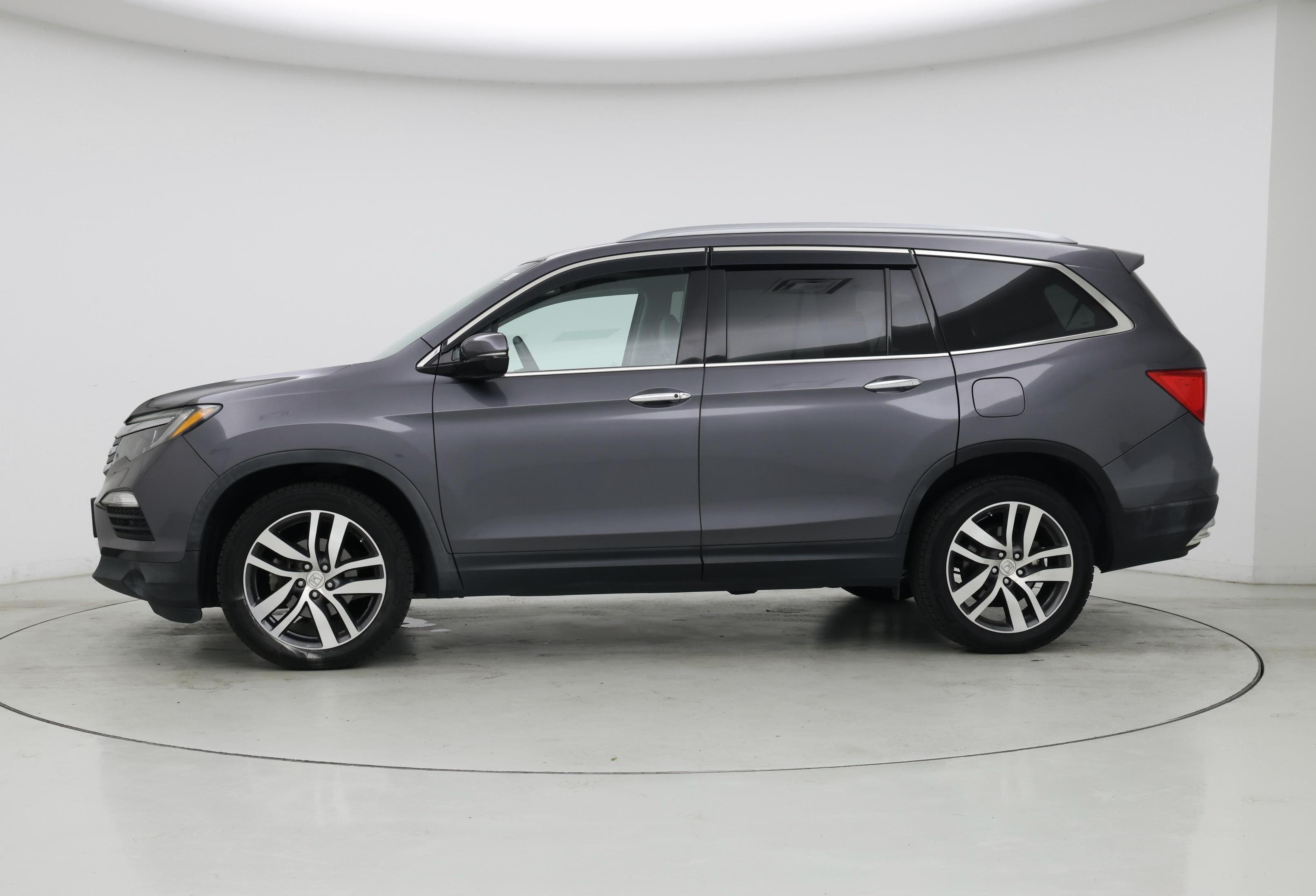 Thumbnail: 2018 Honda Pilot - 3