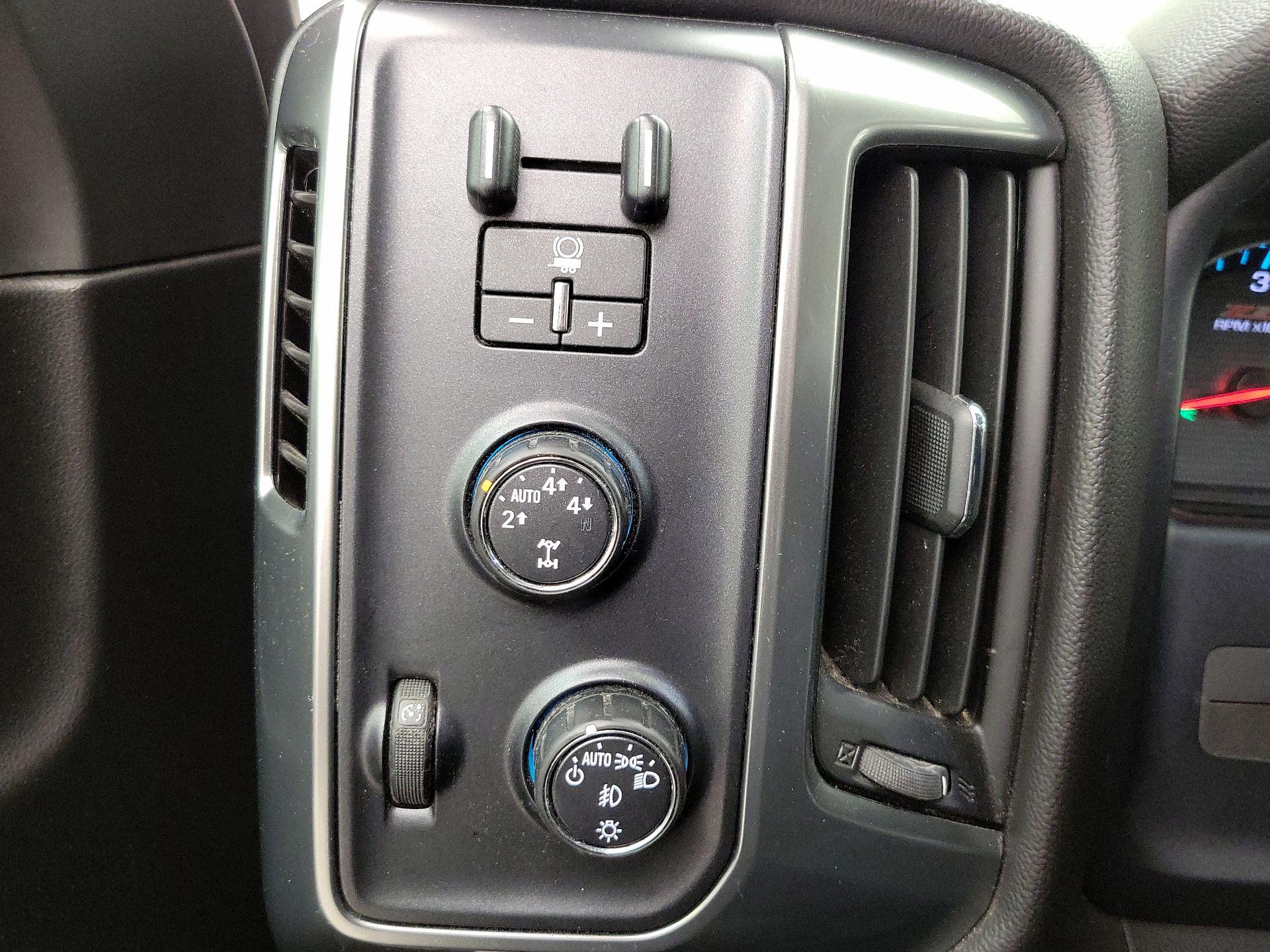 Thumbnail: 2016 Chevrolet Silverado 1500 - 13