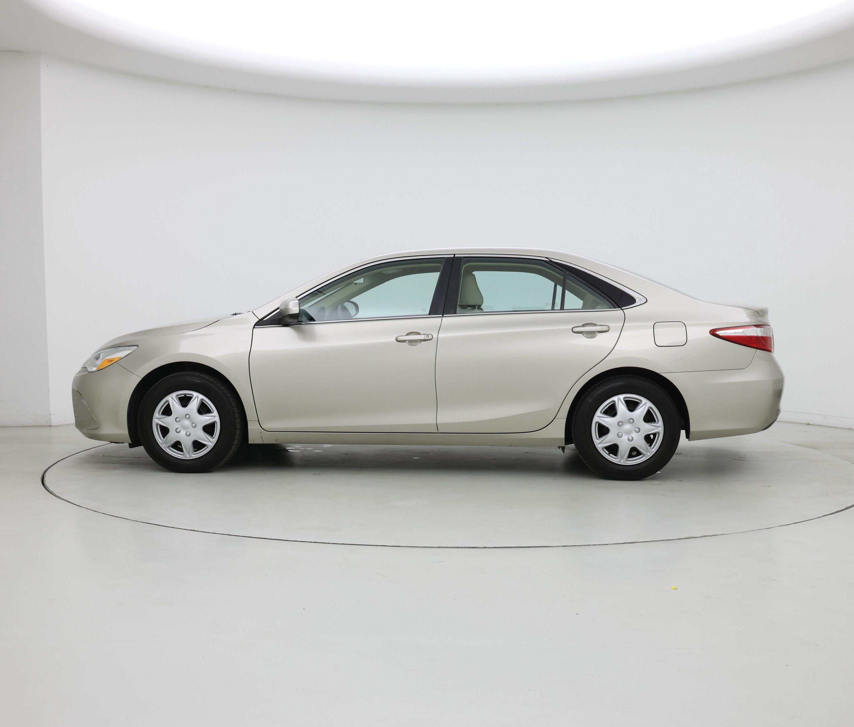 Thumbnail: 2016 Toyota Camry - 3