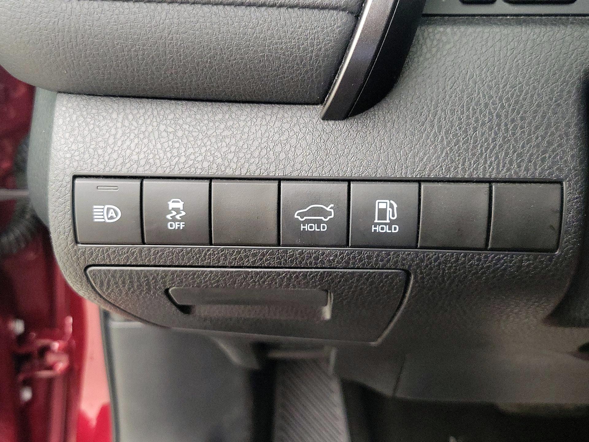 Thumbnail: 2019 Toyota Camry - 13