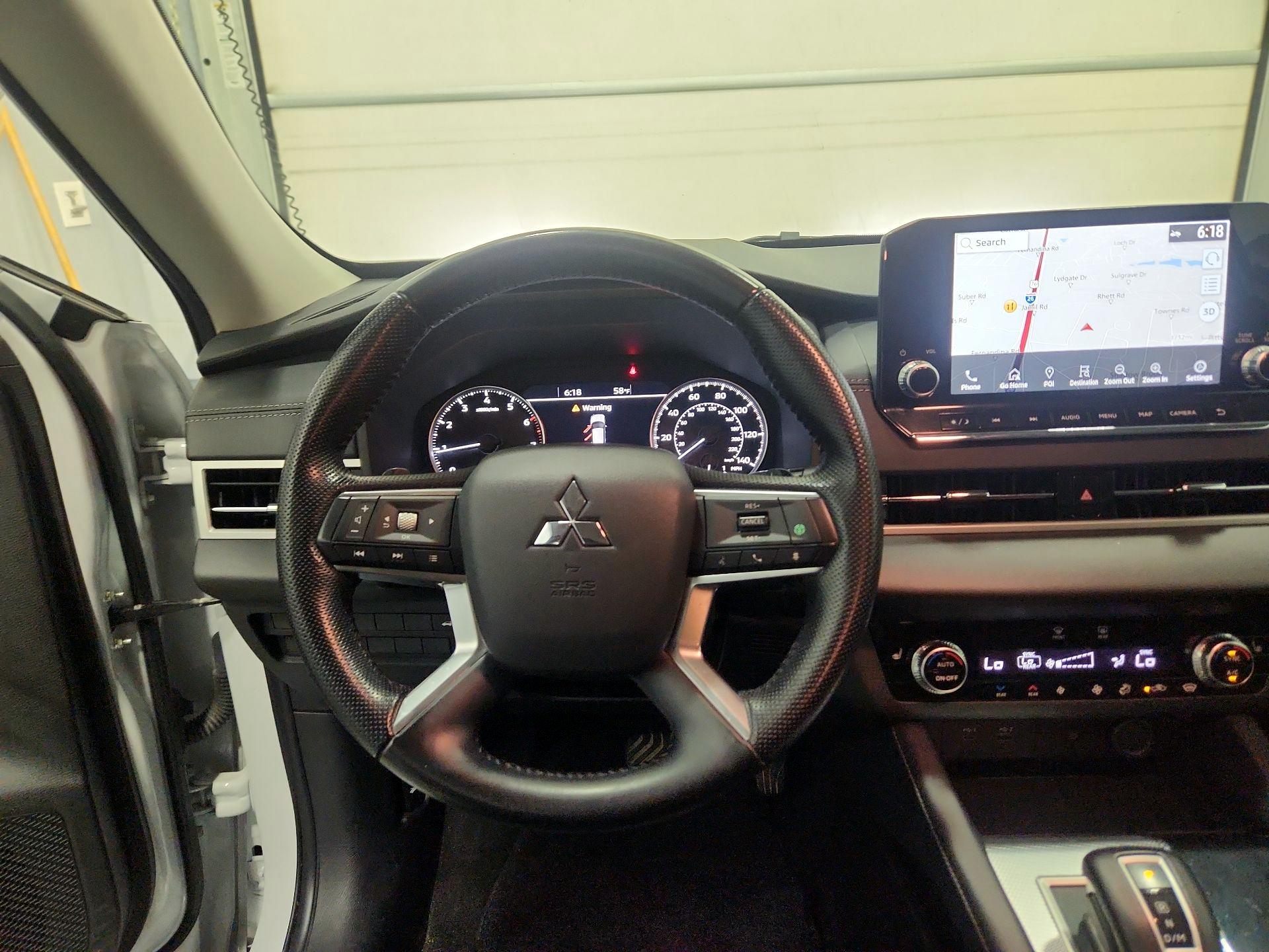 Thumbnail: 2022 Mitsubishi Outlander - 10