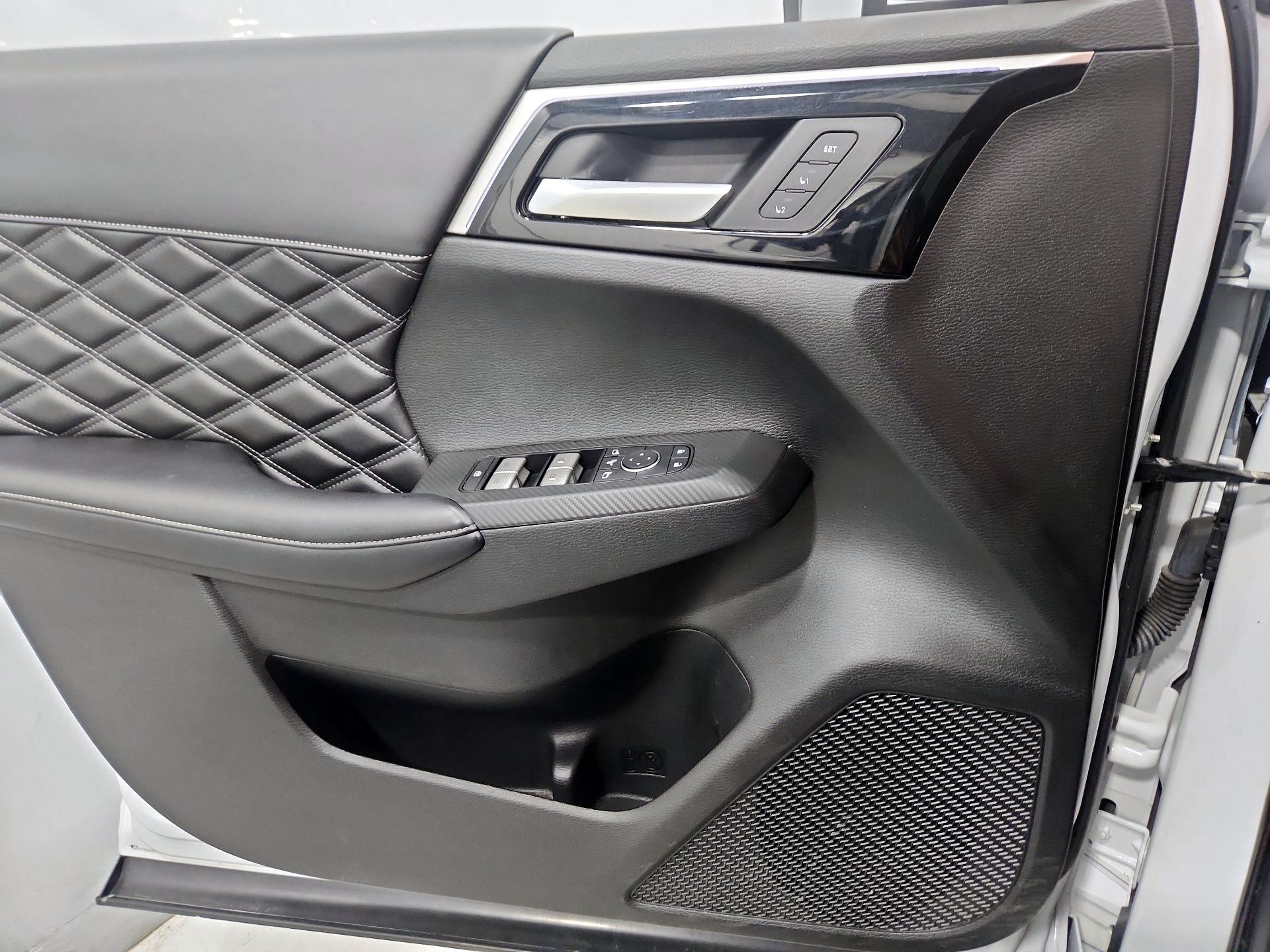 Thumbnail: 2022 Mitsubishi Outlander - 12