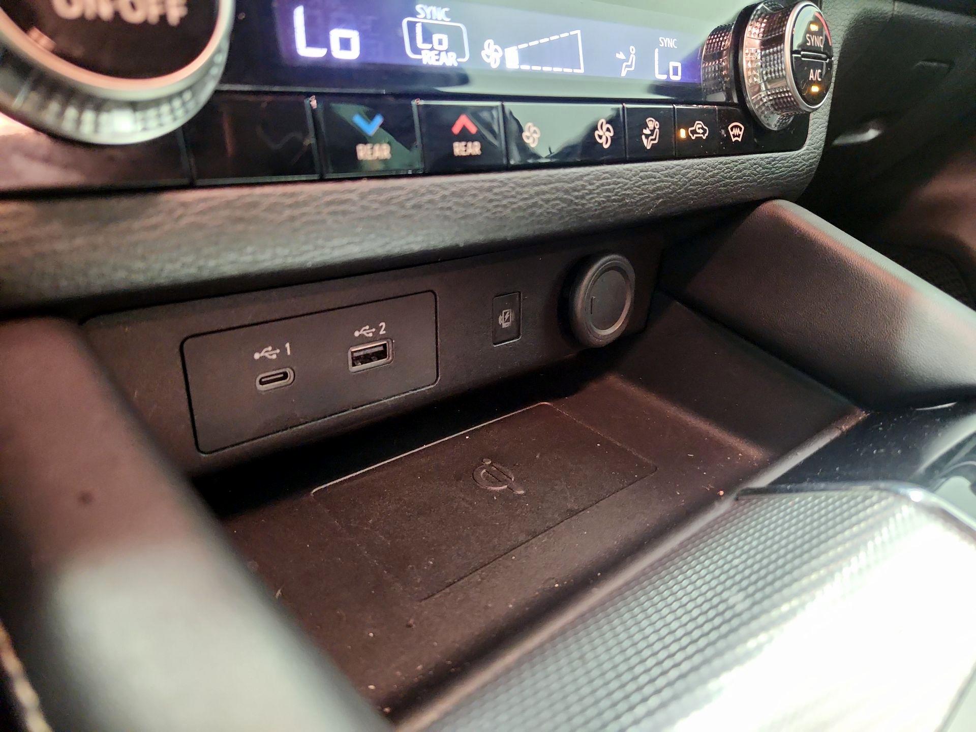 Thumbnail: 2022 Mitsubishi Outlander - 19