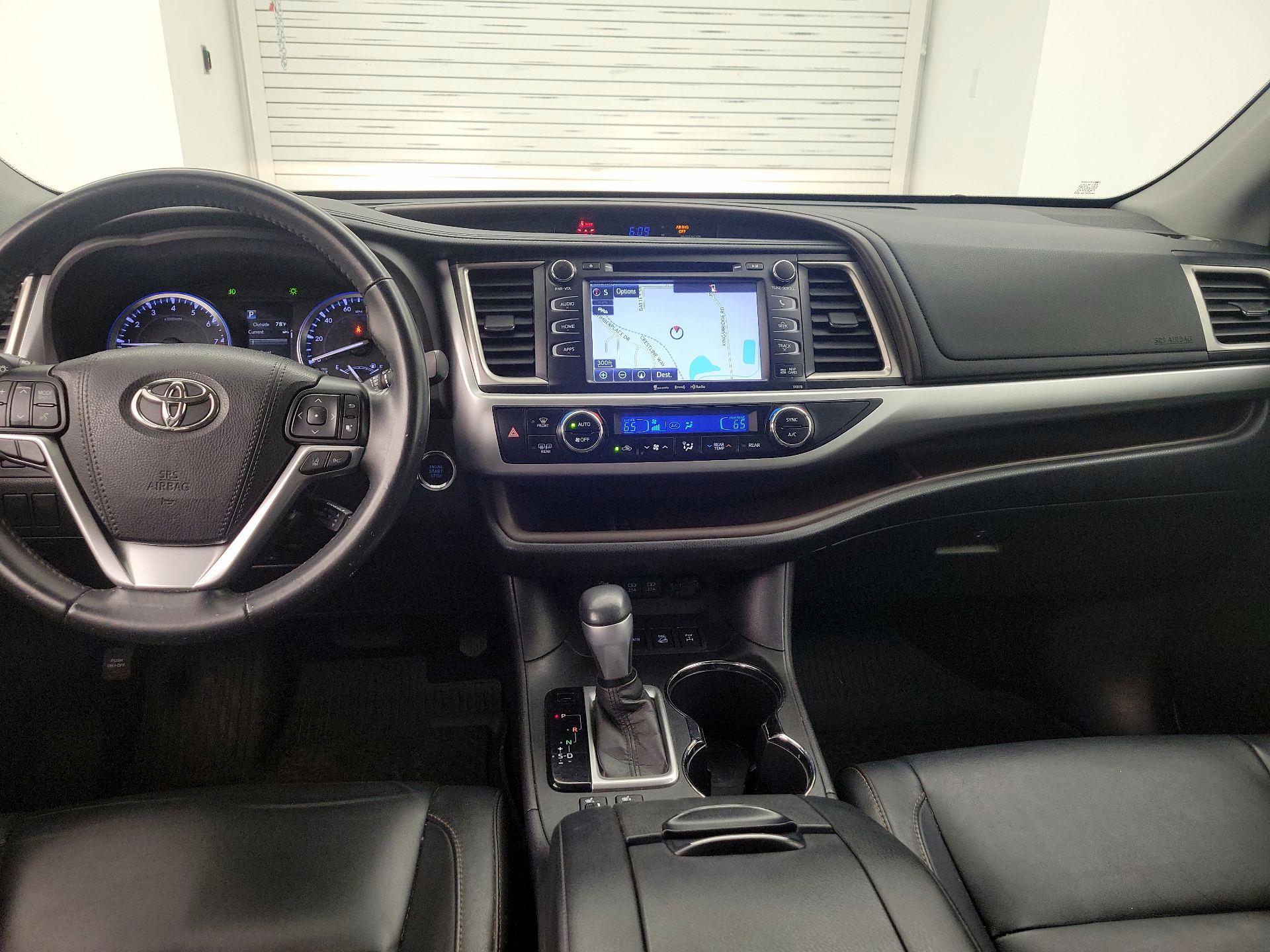 Thumbnail: 2017 Toyota Highlander - 9