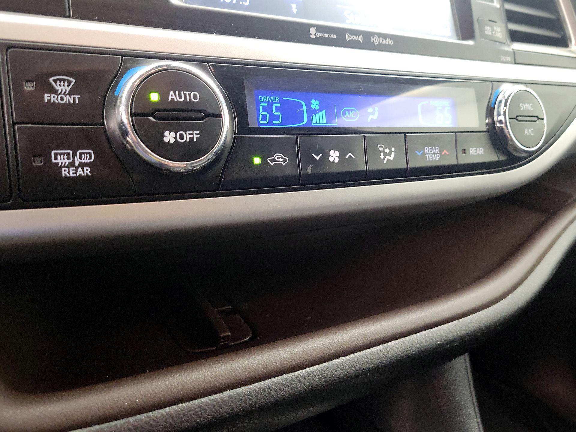 Thumbnail: 2017 Toyota Highlander - 17